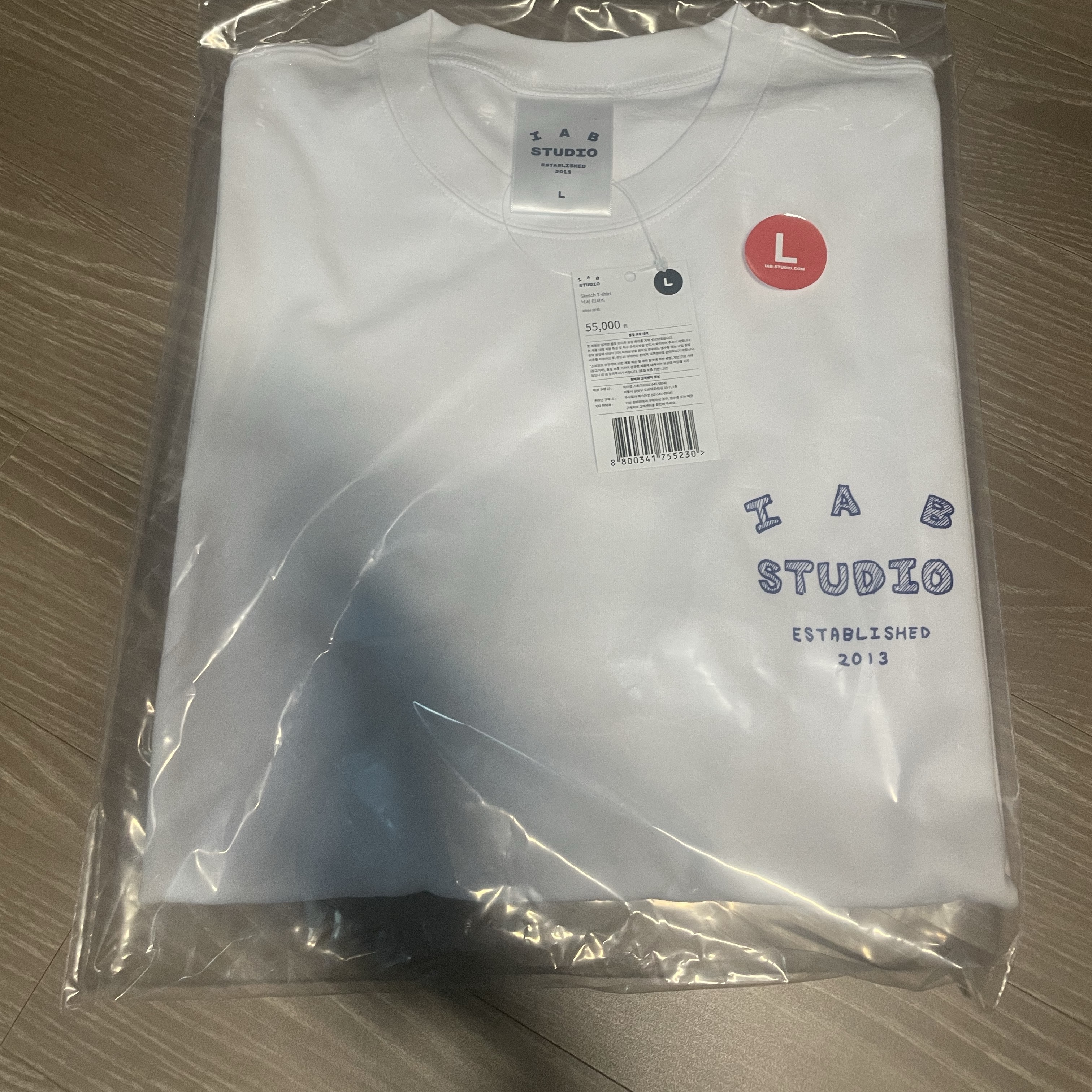 IAB Studio Sketch T-shirt White 착용 스타일