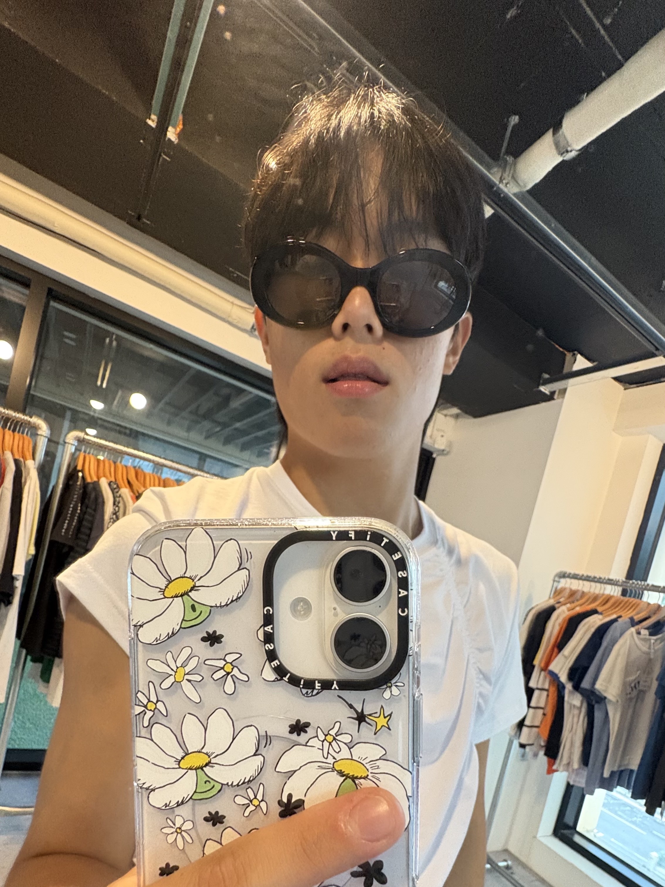 (W) Dr. Martens Elphie Virginia Leather Mary Jane Black, (W) Celine Triomphe 01 Sunglasses in Acetate Black 착용 스타일 - 3