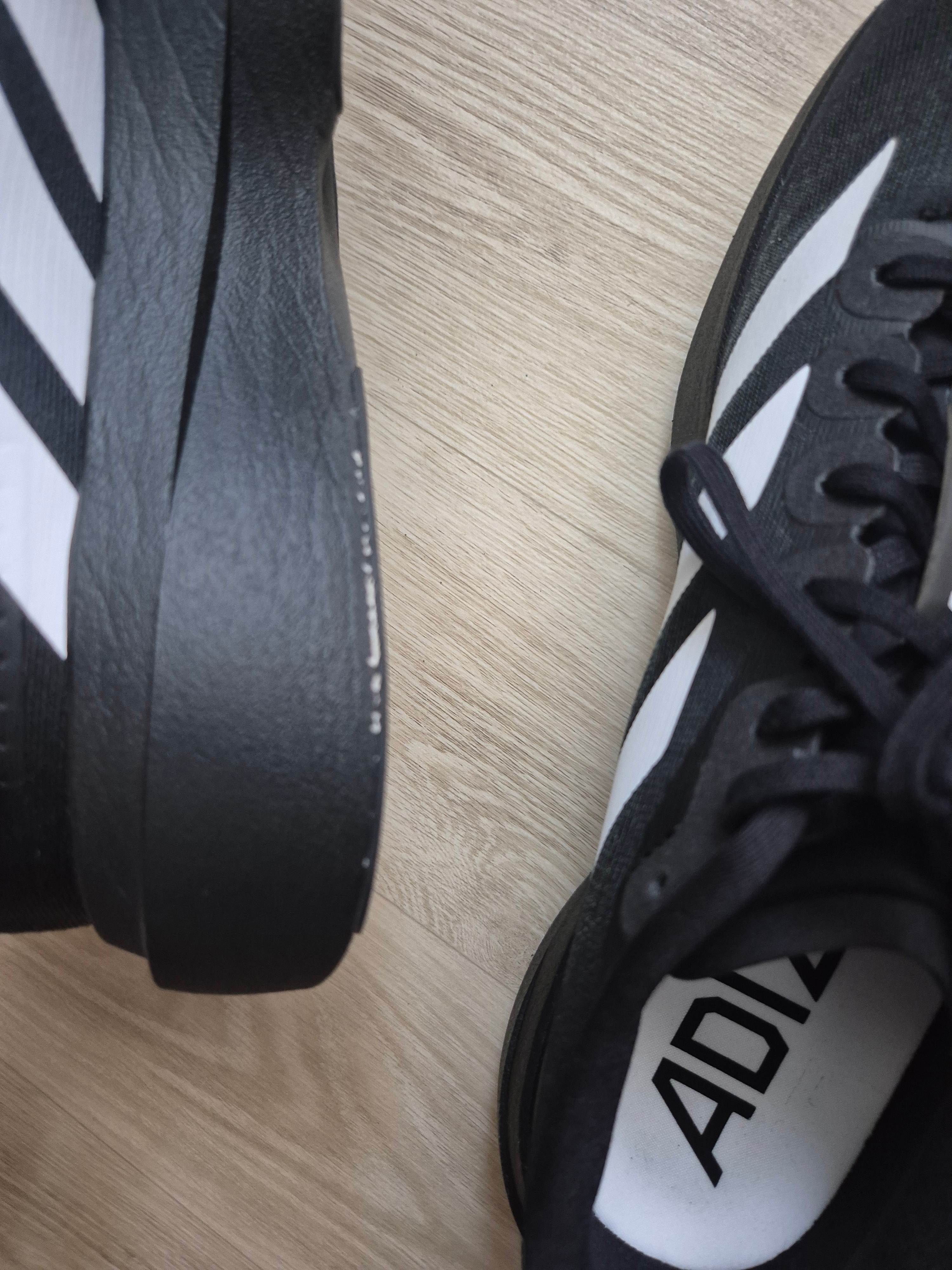 Adidas Adizero EVO SL Core Black Cloud White 착용 스타일 - 2