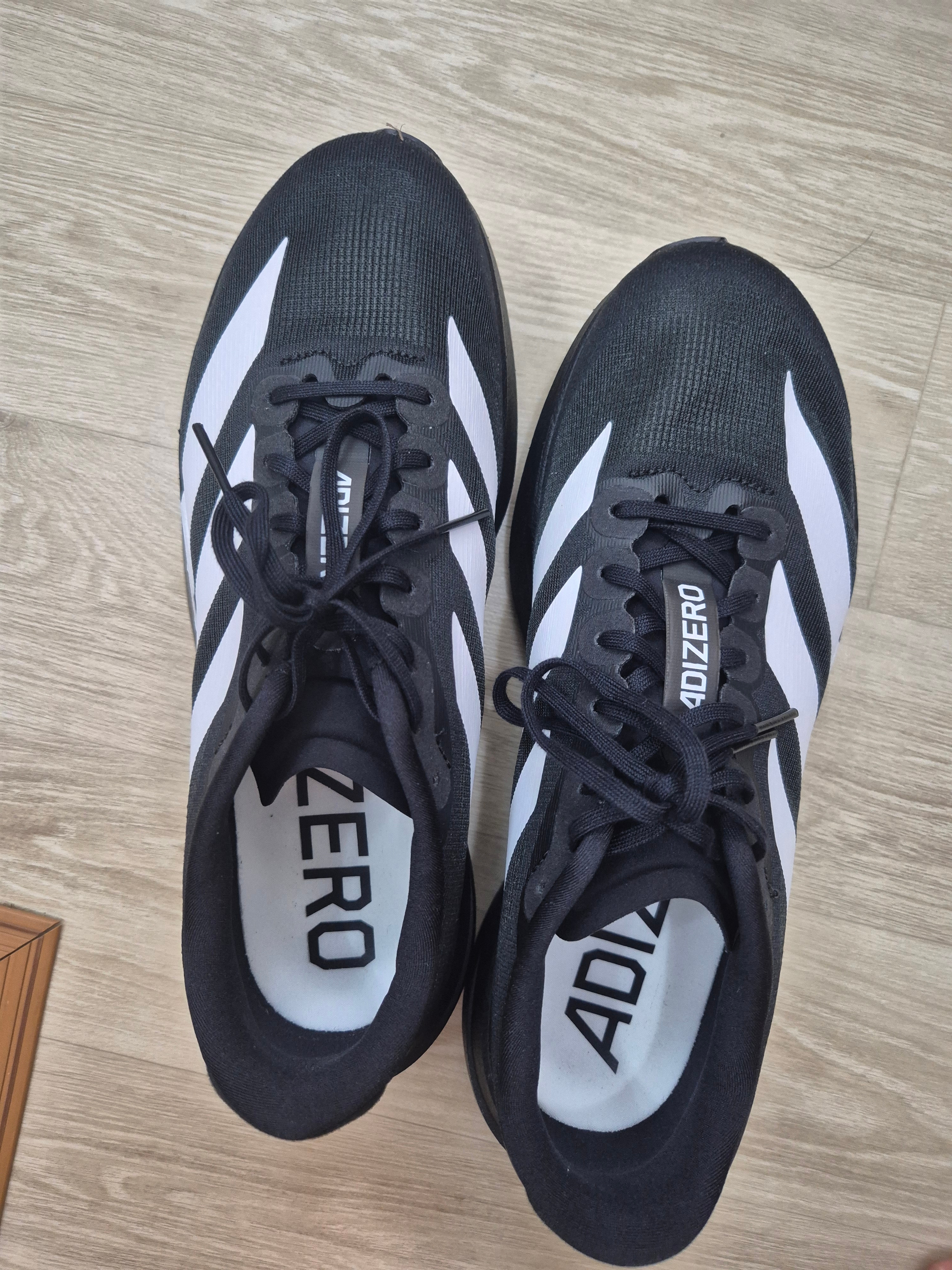Adidas Adizero EVO SL Core Black Cloud White 착용 스타일 - 1
