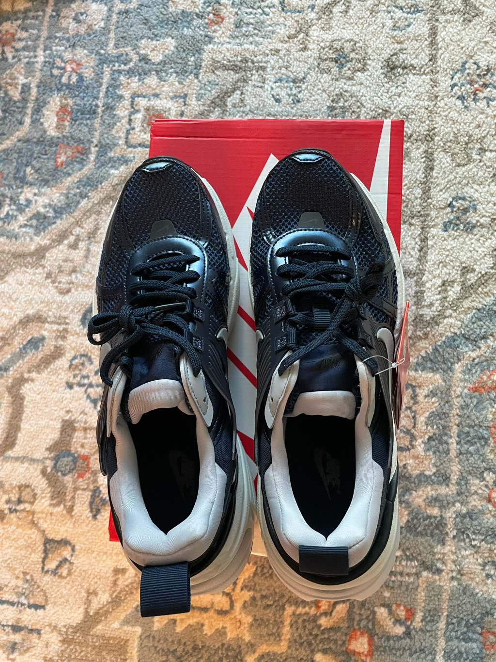 Nike V2K Run Obsidian Thunder Blue 착용 스타일 - 6