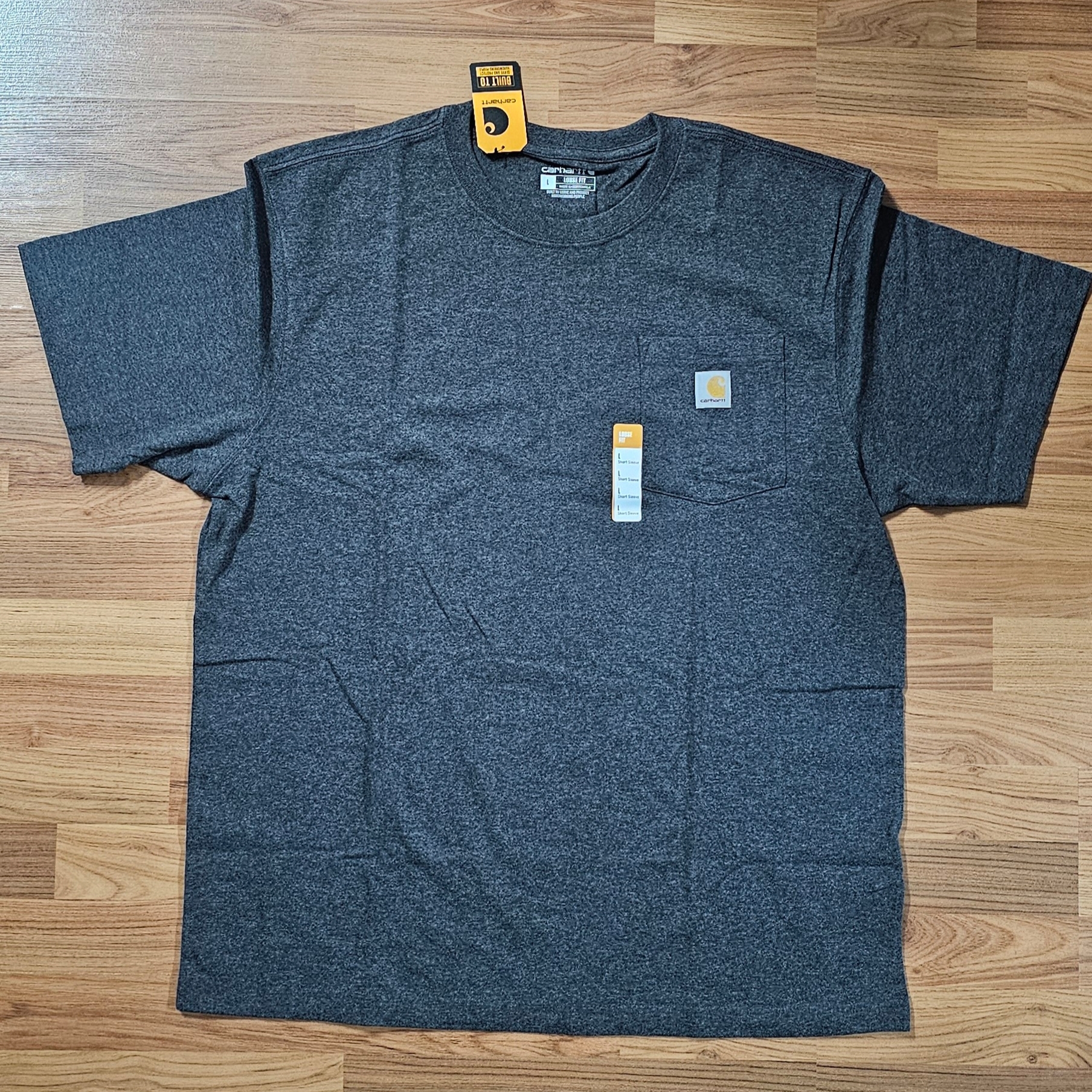 Carhartt Loose Fit Heavyweight Regular Short Sleeve Pocket T-Shirt Carbon Heather 착용 스타일 - 2