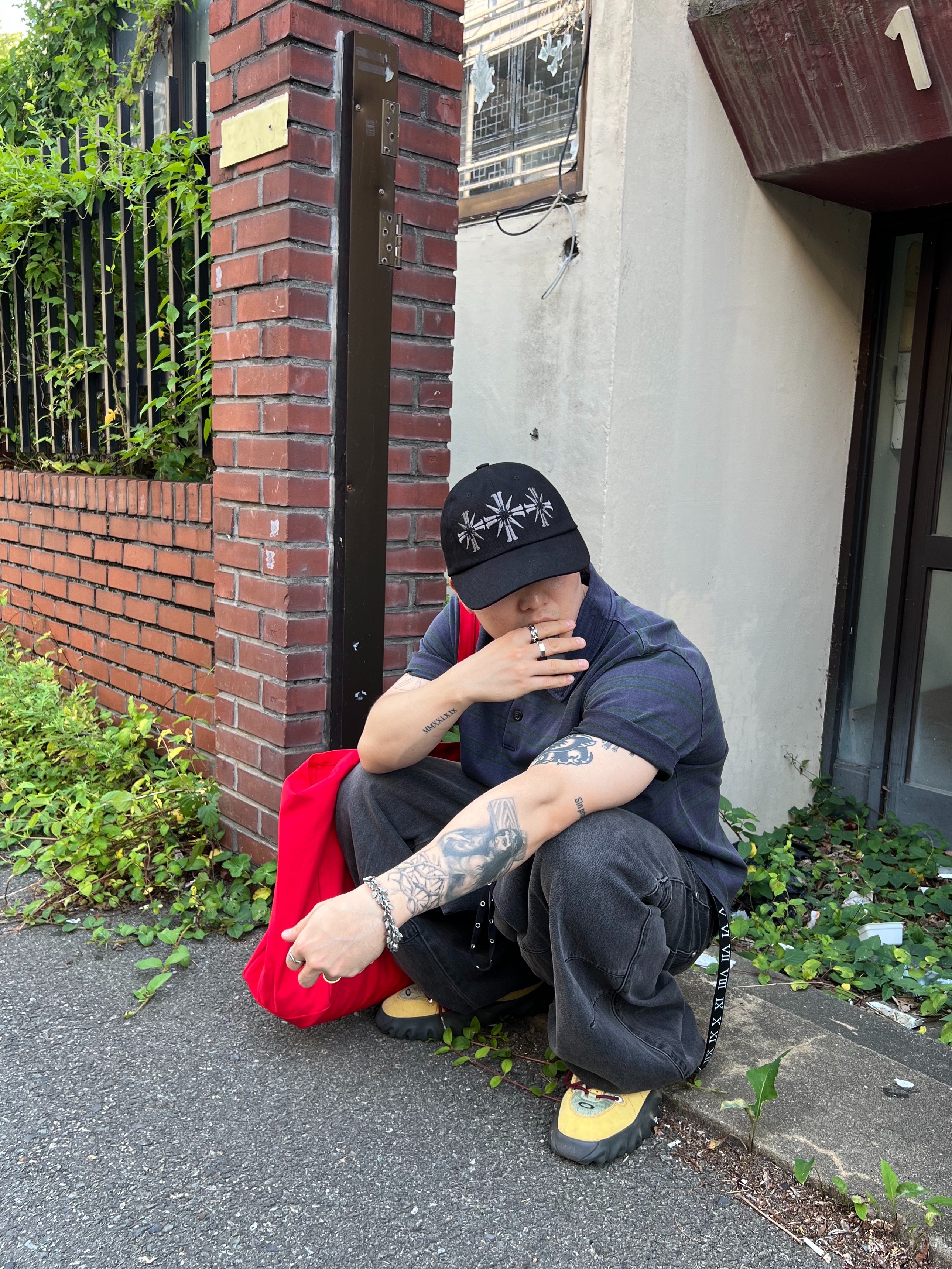 Oakley Factory Team Suede Flesh Edge Boots Yellow, Thevinylhouse Basic Wide Denim Pants Black 착용 스타일 - 5