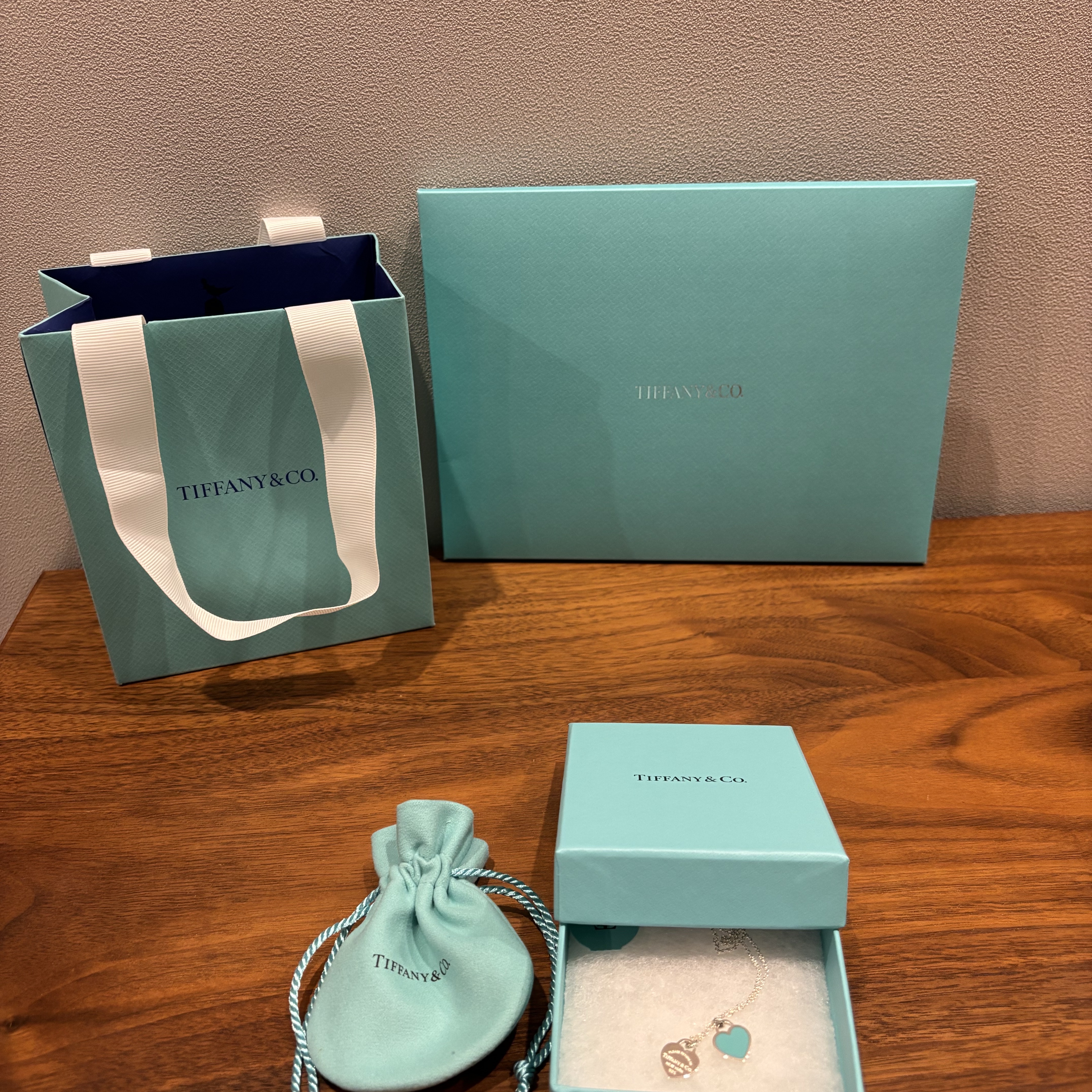 Tiffany & Co. Return To Tiffany Blue Double Heart Tag Pendant Mini Silver 착용 스타일