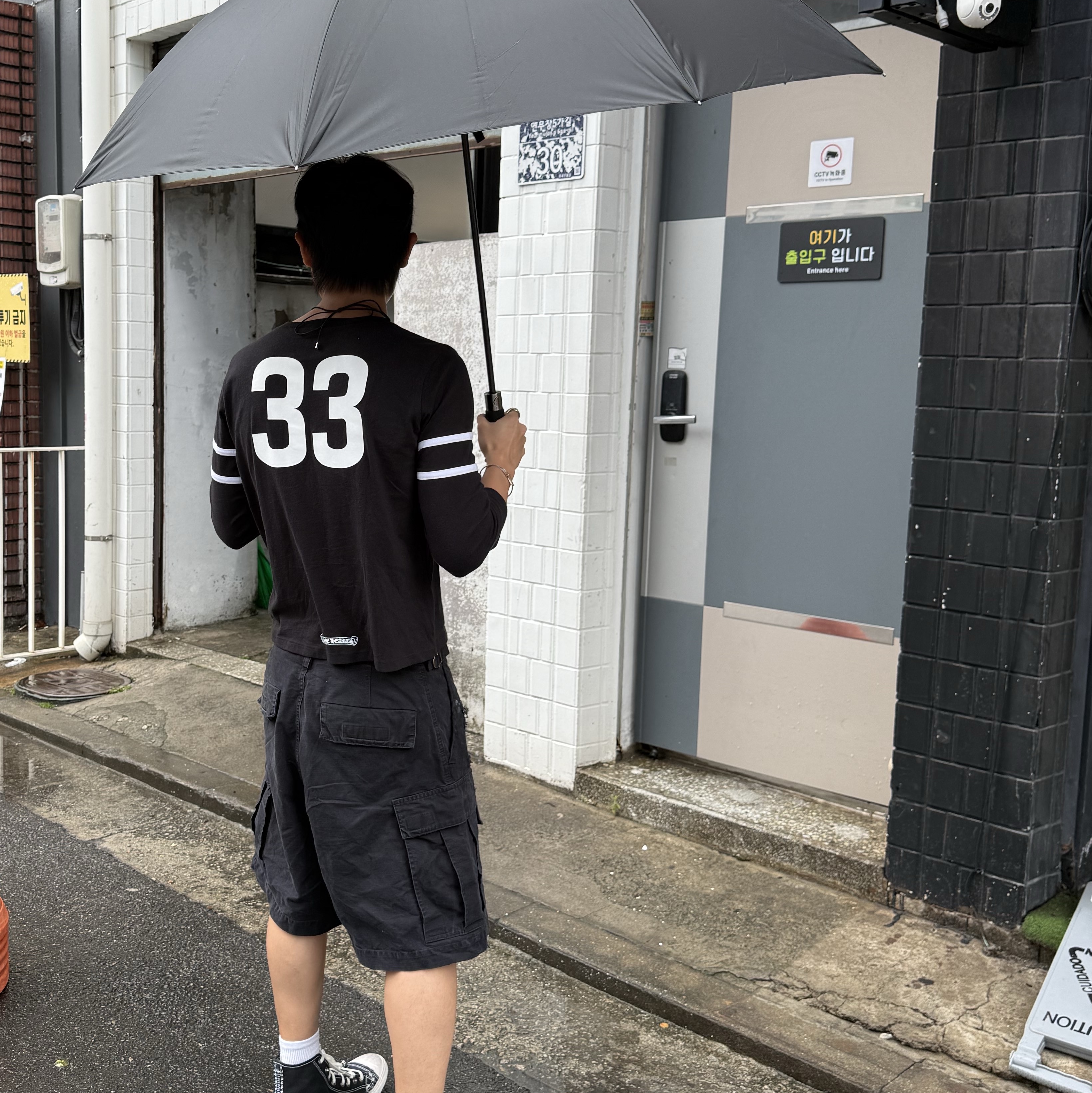 Chrome Hearts 33 Horseshoe Logo Long Sleeve T-Shirt Black 착용 스타일 - 5