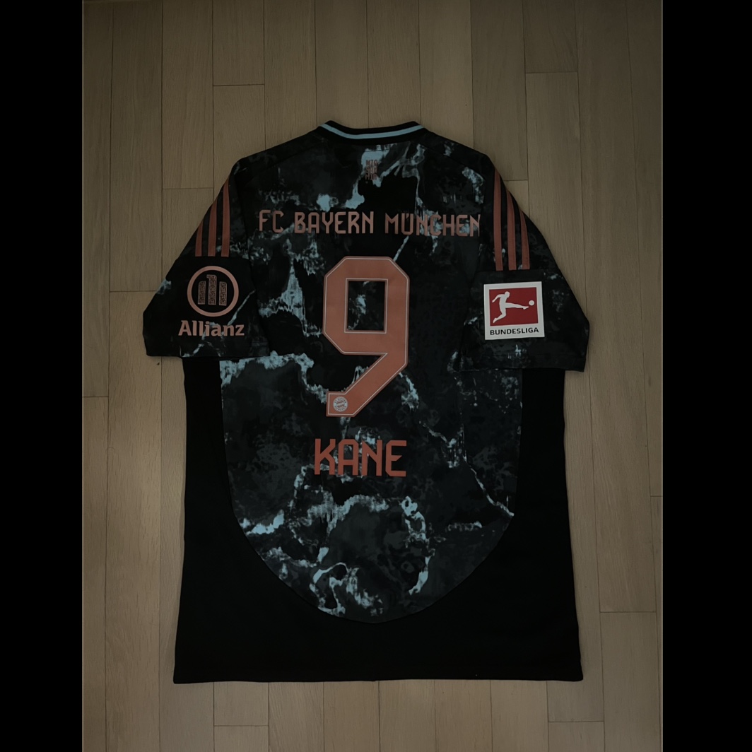 Adidas Bayern Munchen 2024/25 Away Jersey Black - KR Sizing (Non Marking Ver.) 착용 스타일 - 3