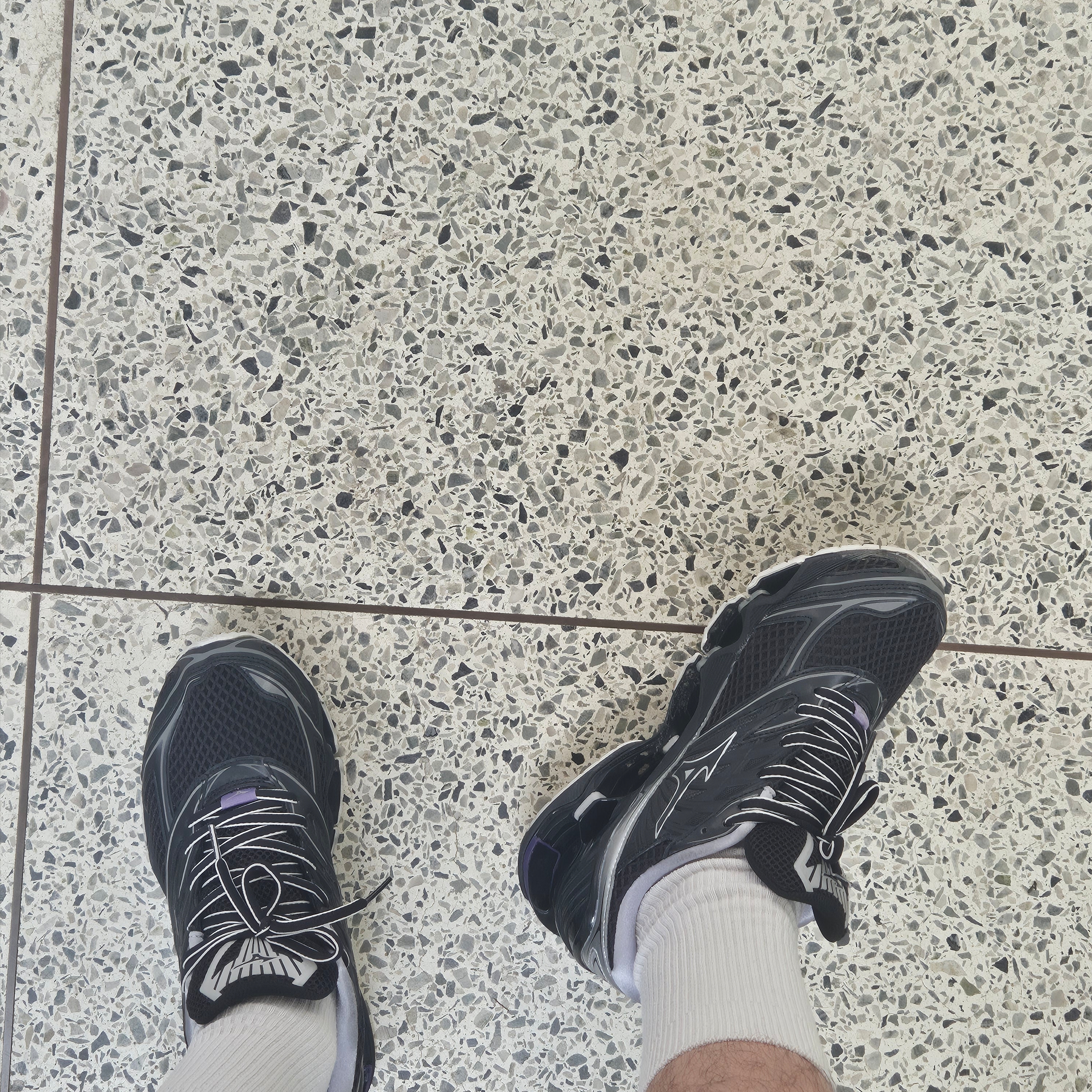 Mizuno Wave Prophecy LS Black Purple Haze 착용 스타일