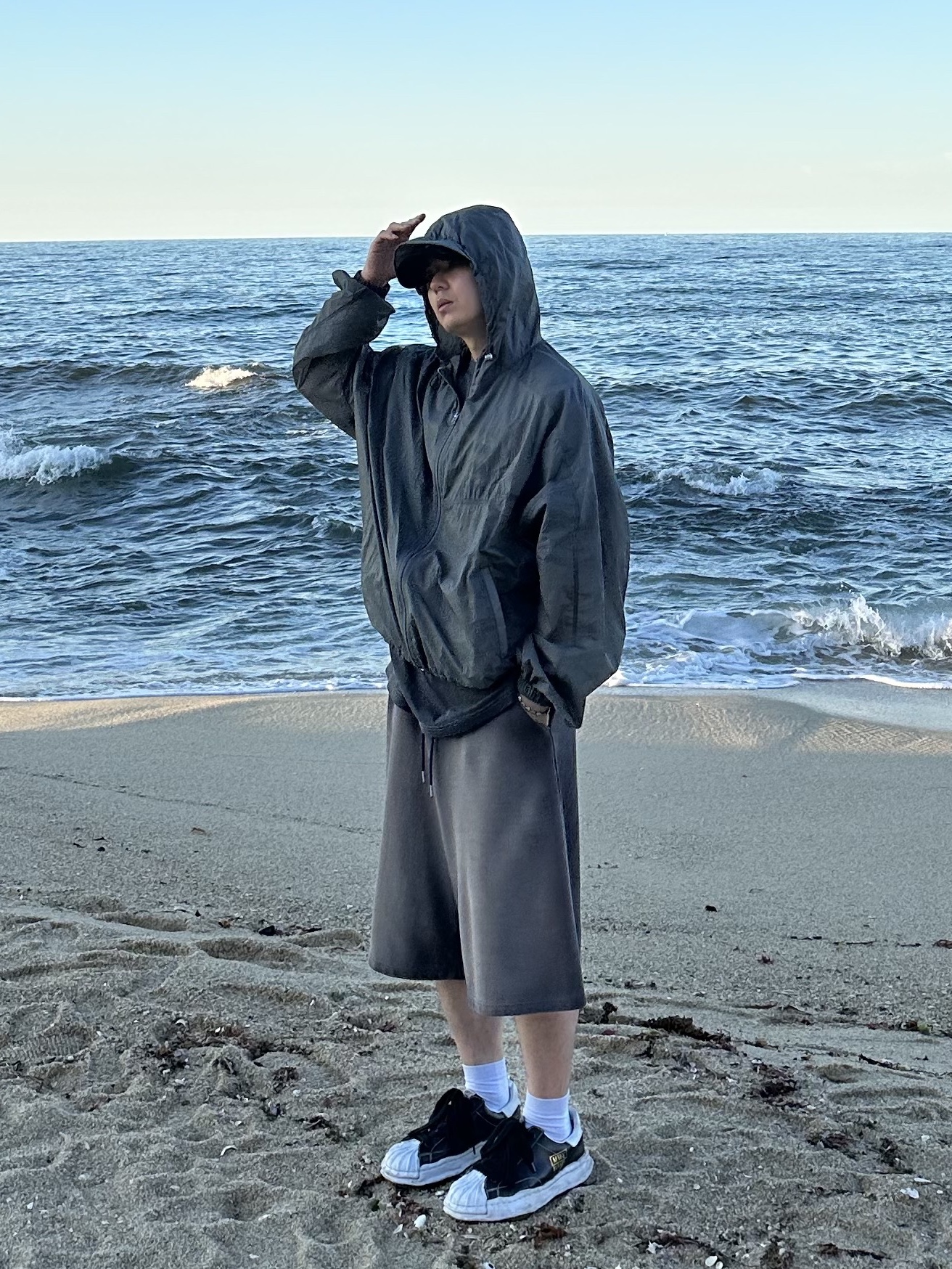 Maison Mihara Yasuhiro Blakey OG Sole Leather Low-top Sneakers Black, Kamien x KOIN SEOUL K Logo Ball Cap Black 착용 스타일 - 2