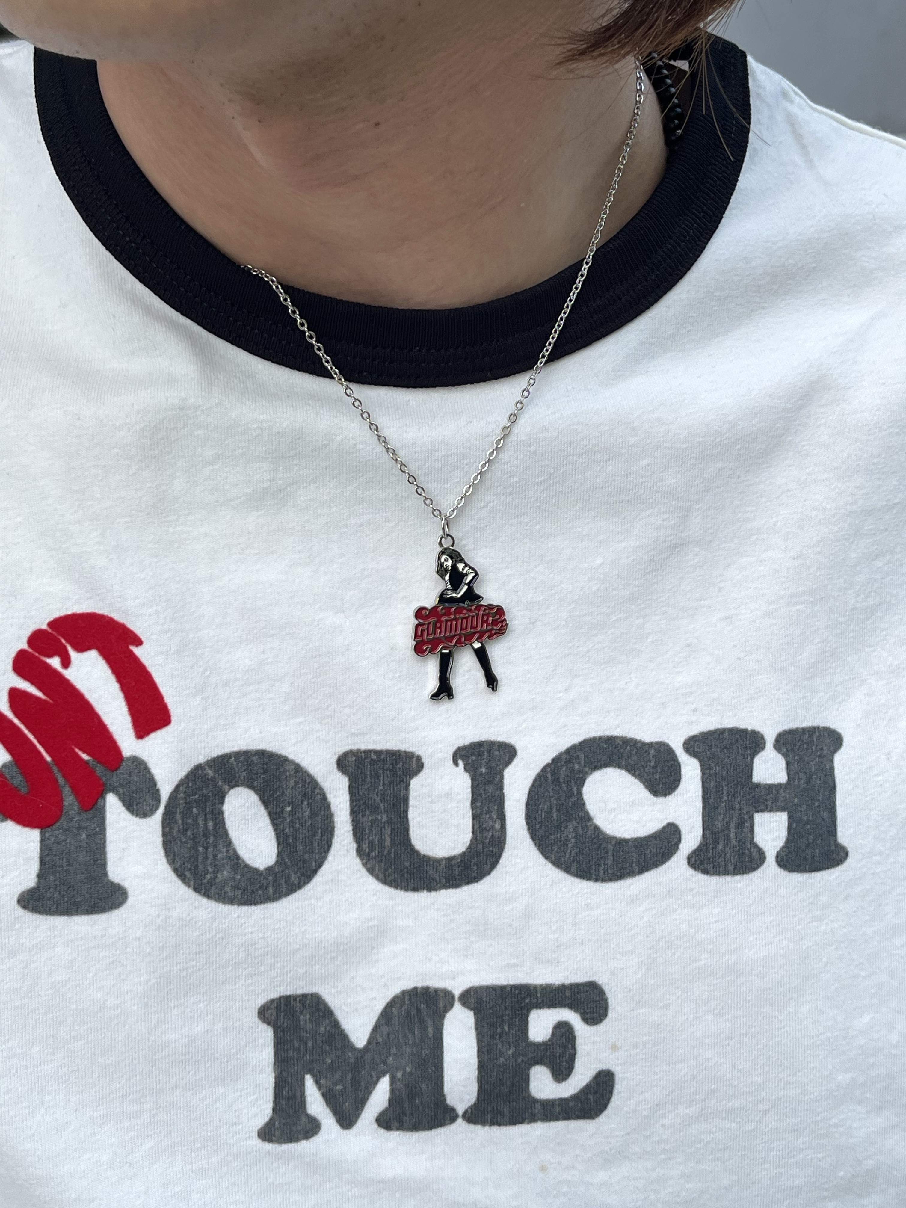Hysteric Glamour Vixen Girl Necklace Silver 착용 스타일 - 4