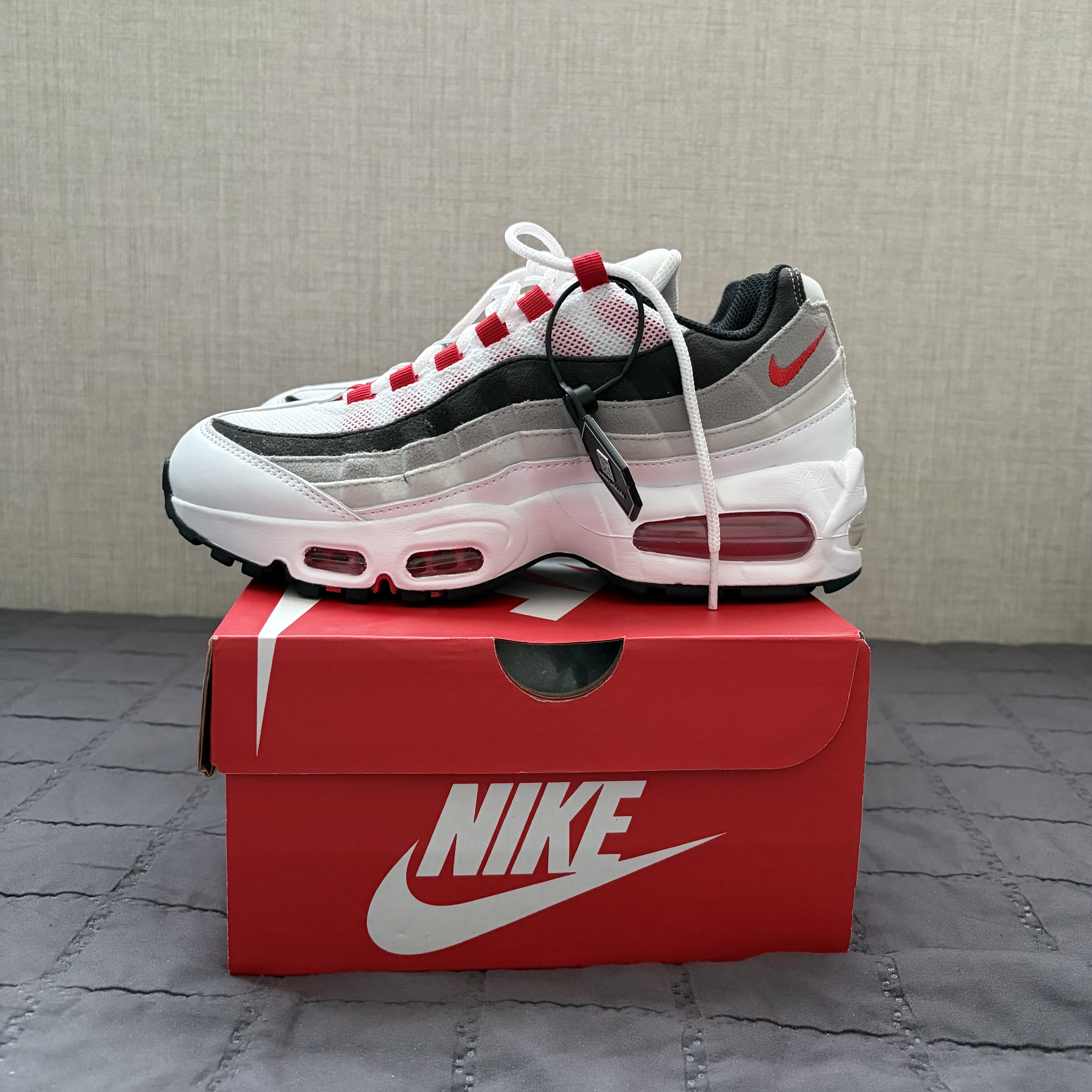 Nike Air Max 95 Big Bubble Comet Red 착용 스타일 - 2