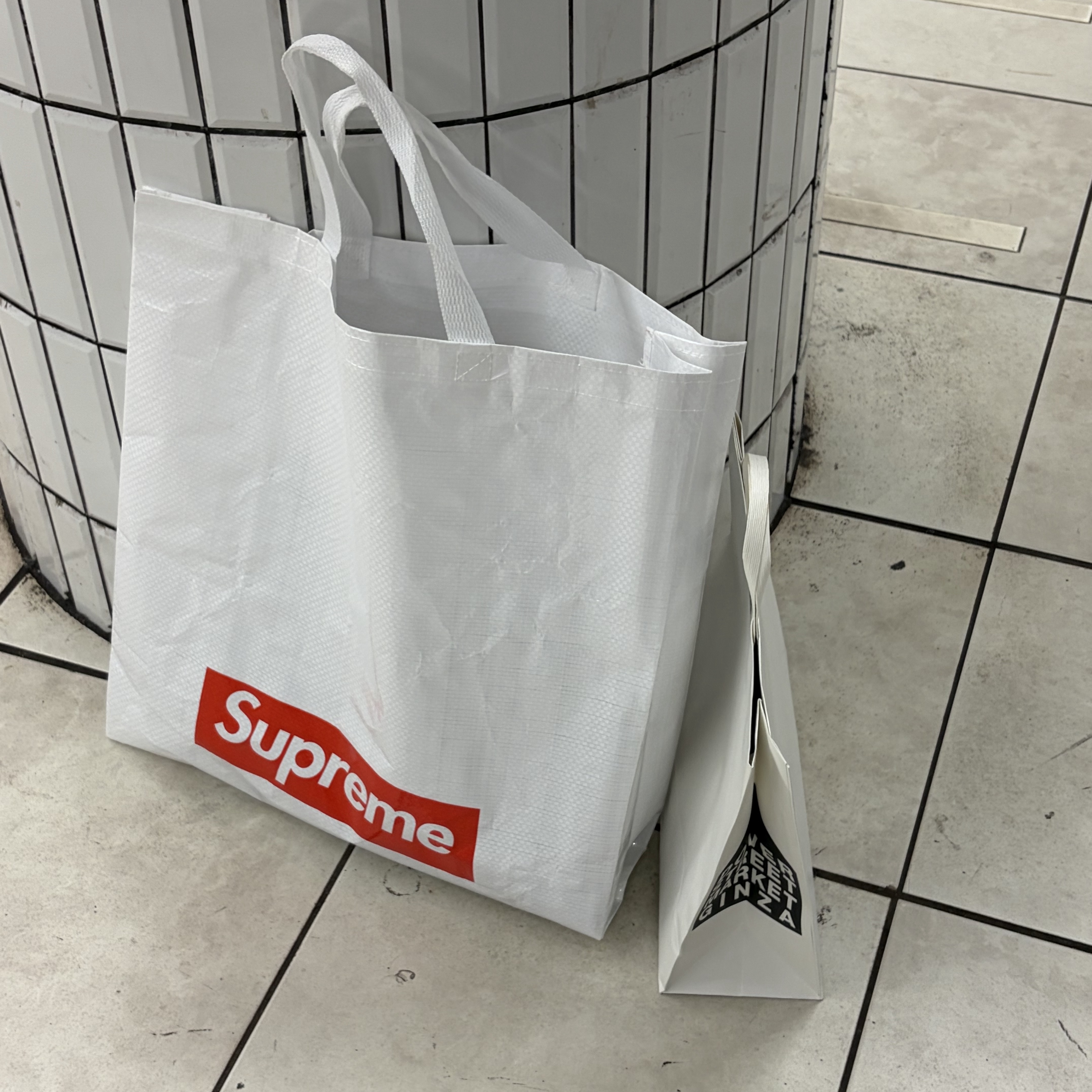 Supreme Baggy Selvedge Denim Short Rigid Black - 26SS 착용 스타일 - 2