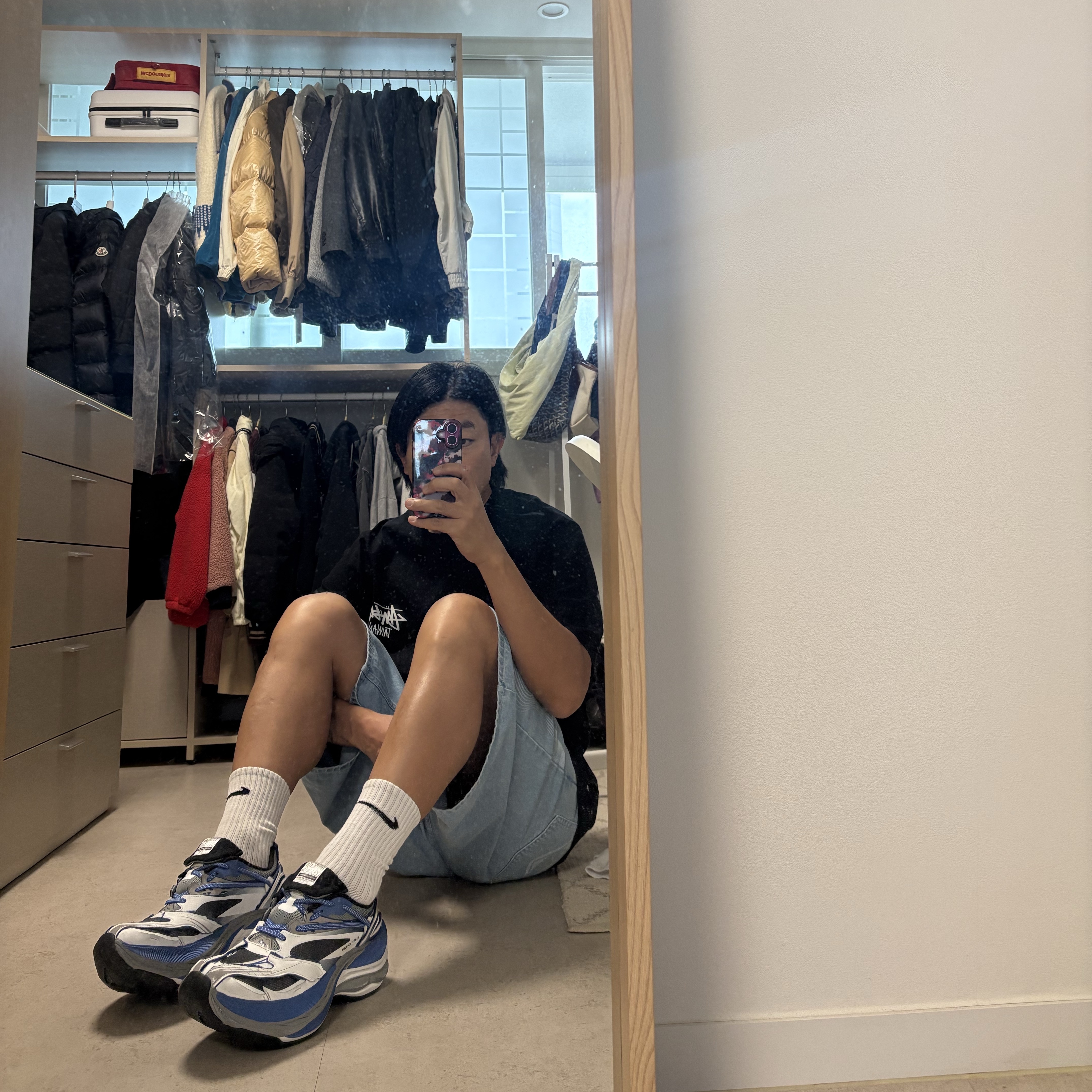 Balenciaga Jet Sneakers White Blue 착용 스타일
