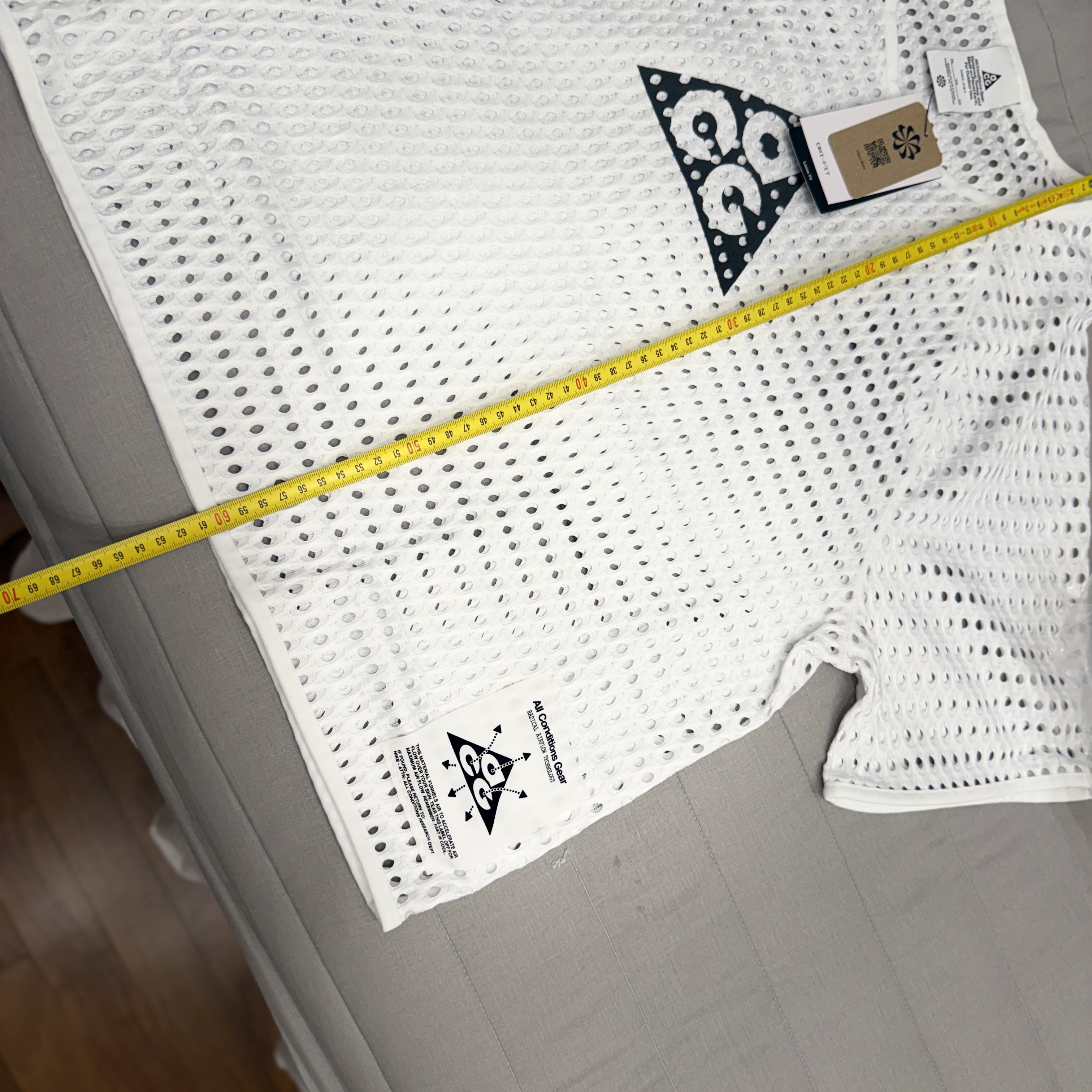 Nike ACG Radical Airflow Dri-Fit Short Sleeve Running Top White Anthracite - Asia 착용 스타일 - 3