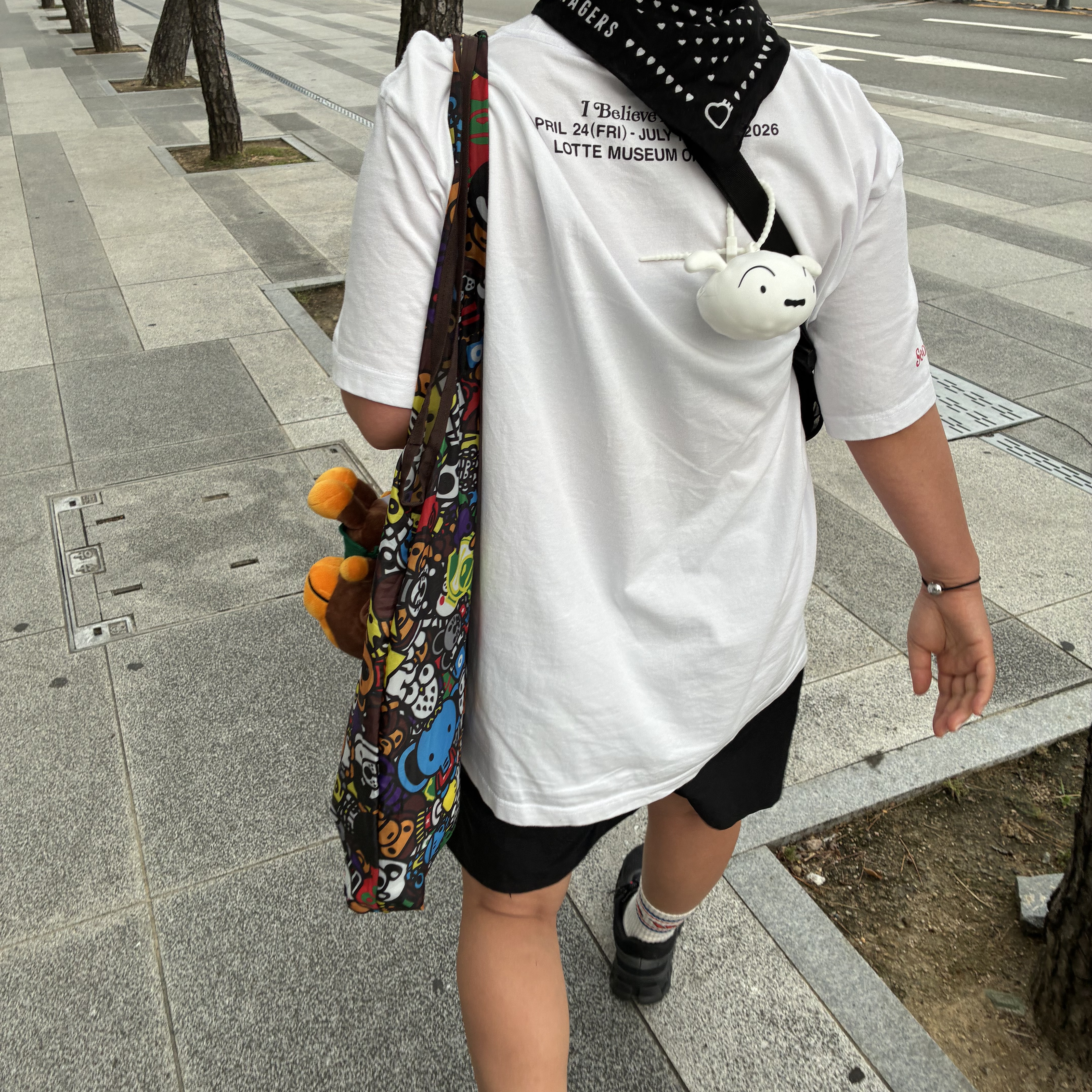 Starbucks x BAPE Baby Milo Foldable Bag, Human Made Bandana Black 착용 스타일 - 2