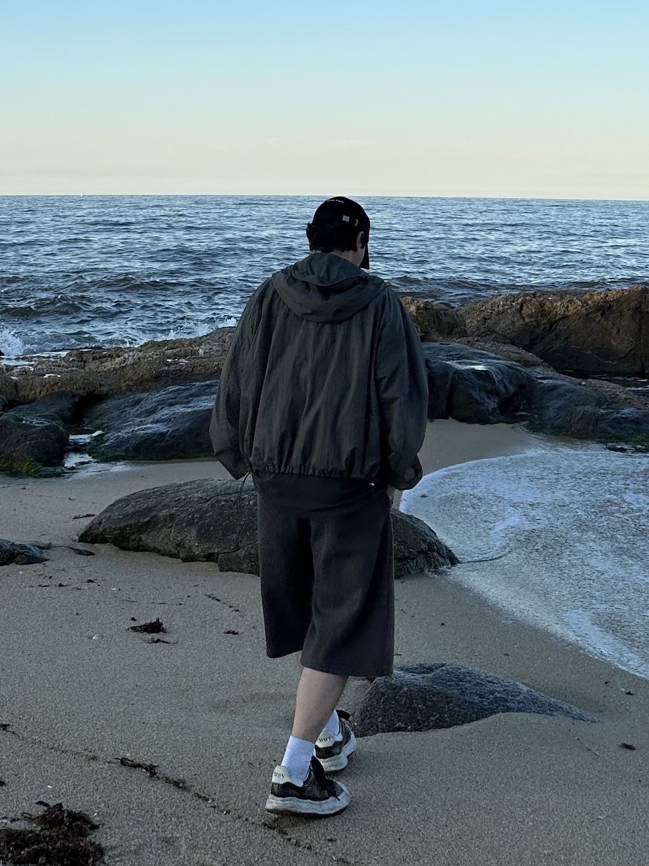Maison Mihara Yasuhiro Blakey OG Sole Leather Low-top Sneakers Black, Kamien x KOIN SEOUL K Logo Ball Cap Black 착용 스타일 - 4