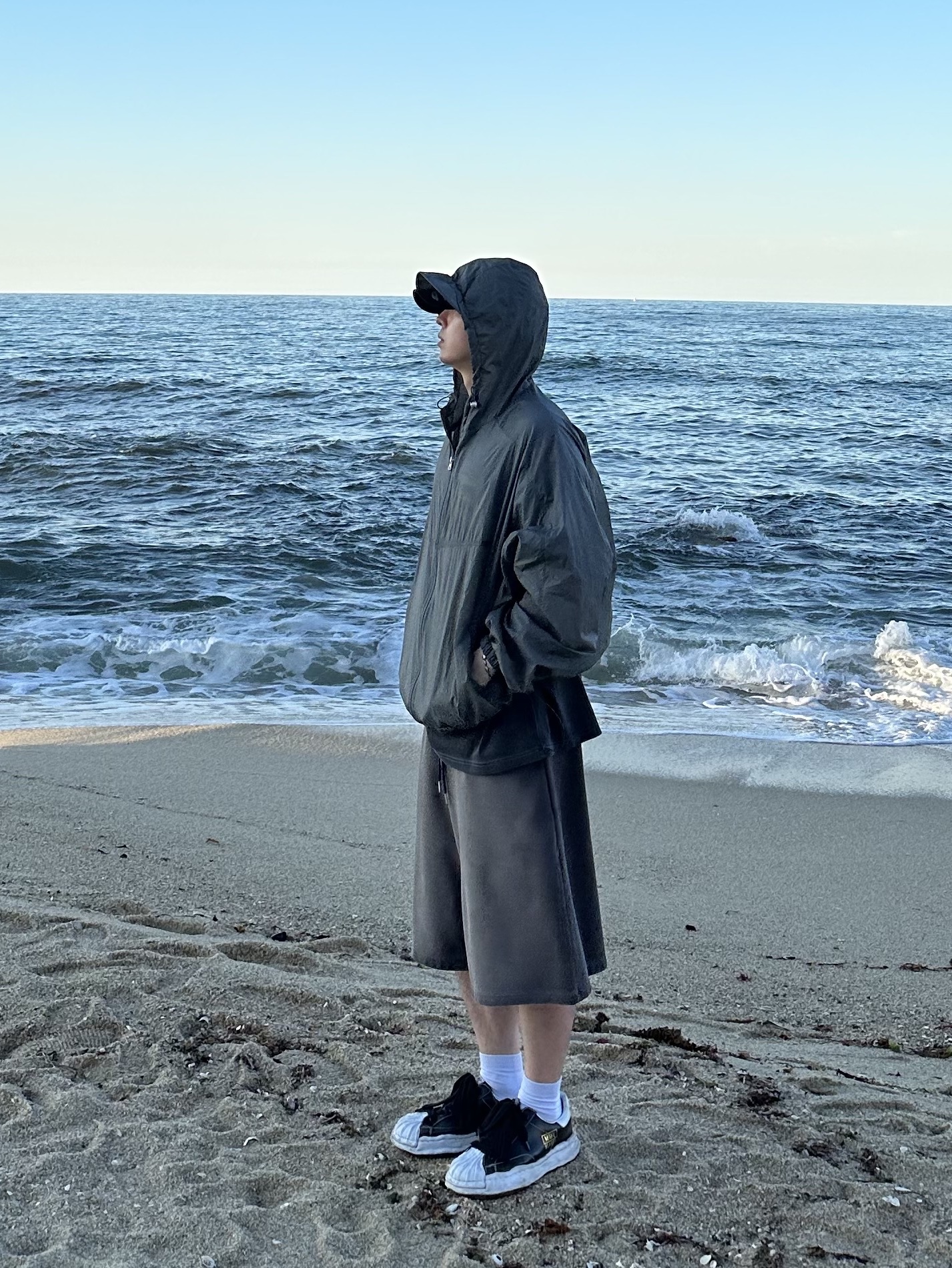 Maison Mihara Yasuhiro Blakey OG Sole Leather Low-top Sneakers Black, Kamien x KOIN SEOUL K Logo Ball Cap Black 착용 스타일 - 3