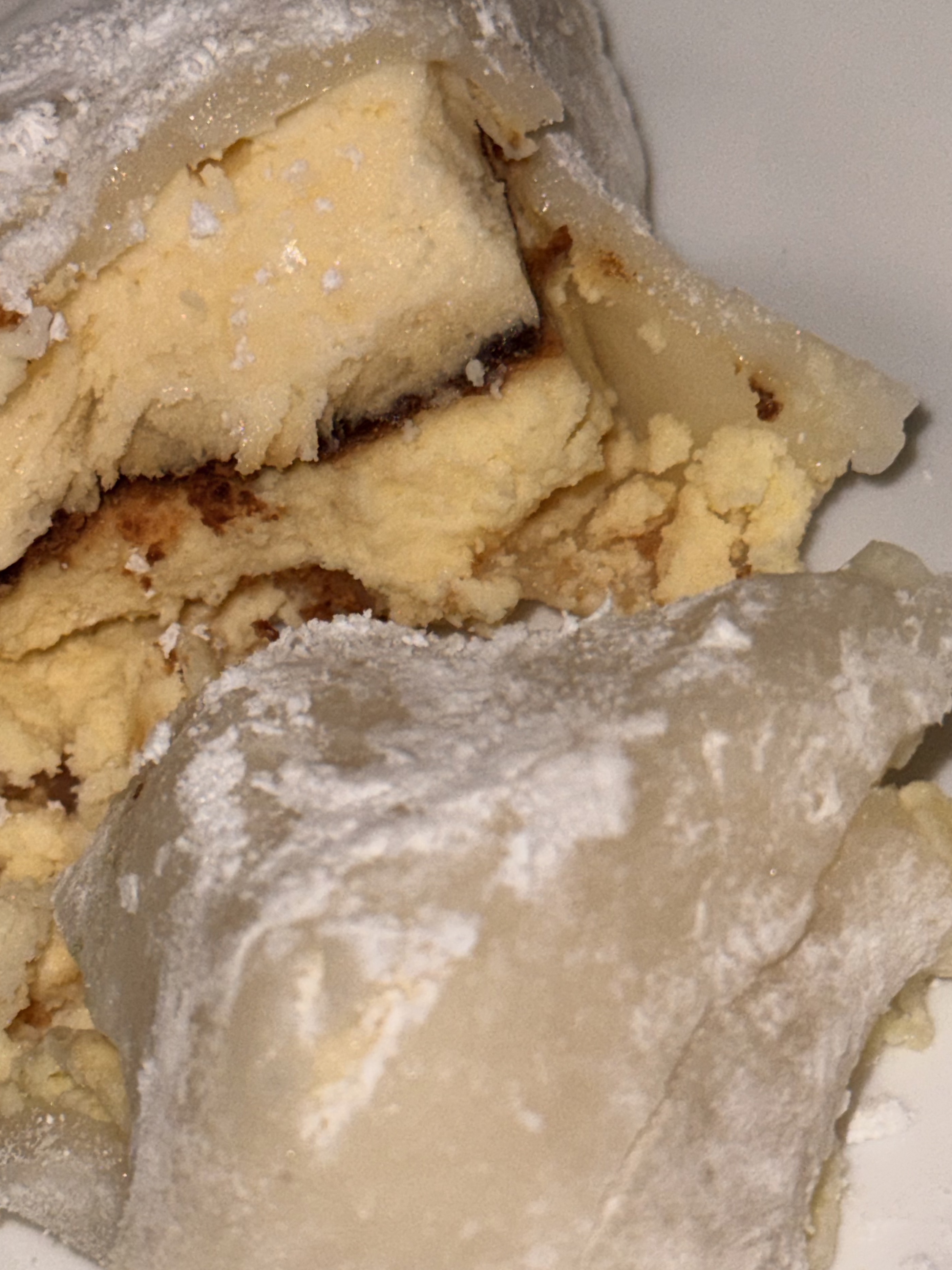 [KREAM 단독] What A Bread Mochi Cheesecake 착용 스타일 - 6
