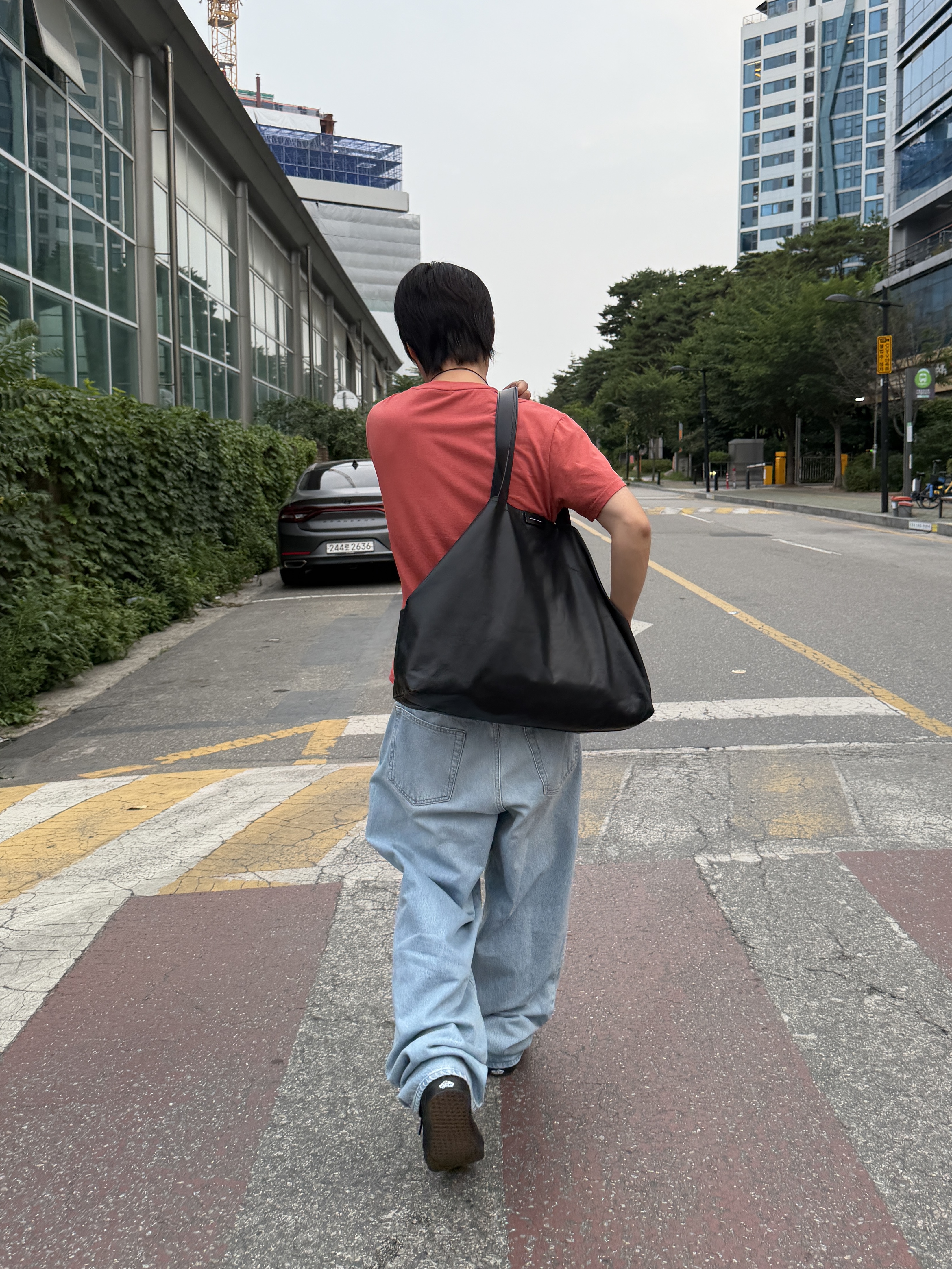 Stussy Denim Big OL' Jean Light Wash, Vans Half Cab Black 착용 스타일