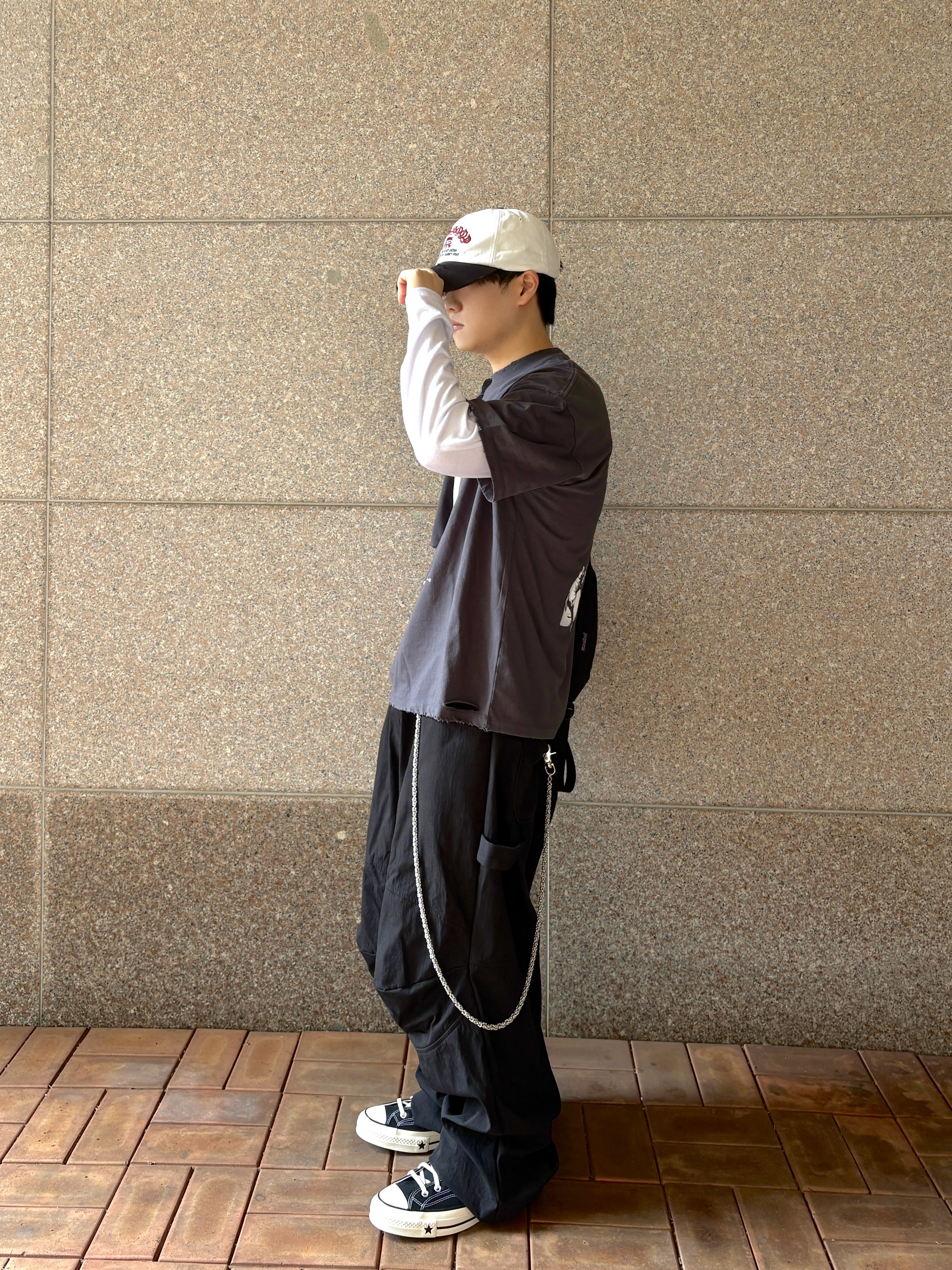 ETCE Boy Hood Destroyed Cap White, MJD X TRSC 3D Knee Nylon Pants Black 착용 스타일 - 3