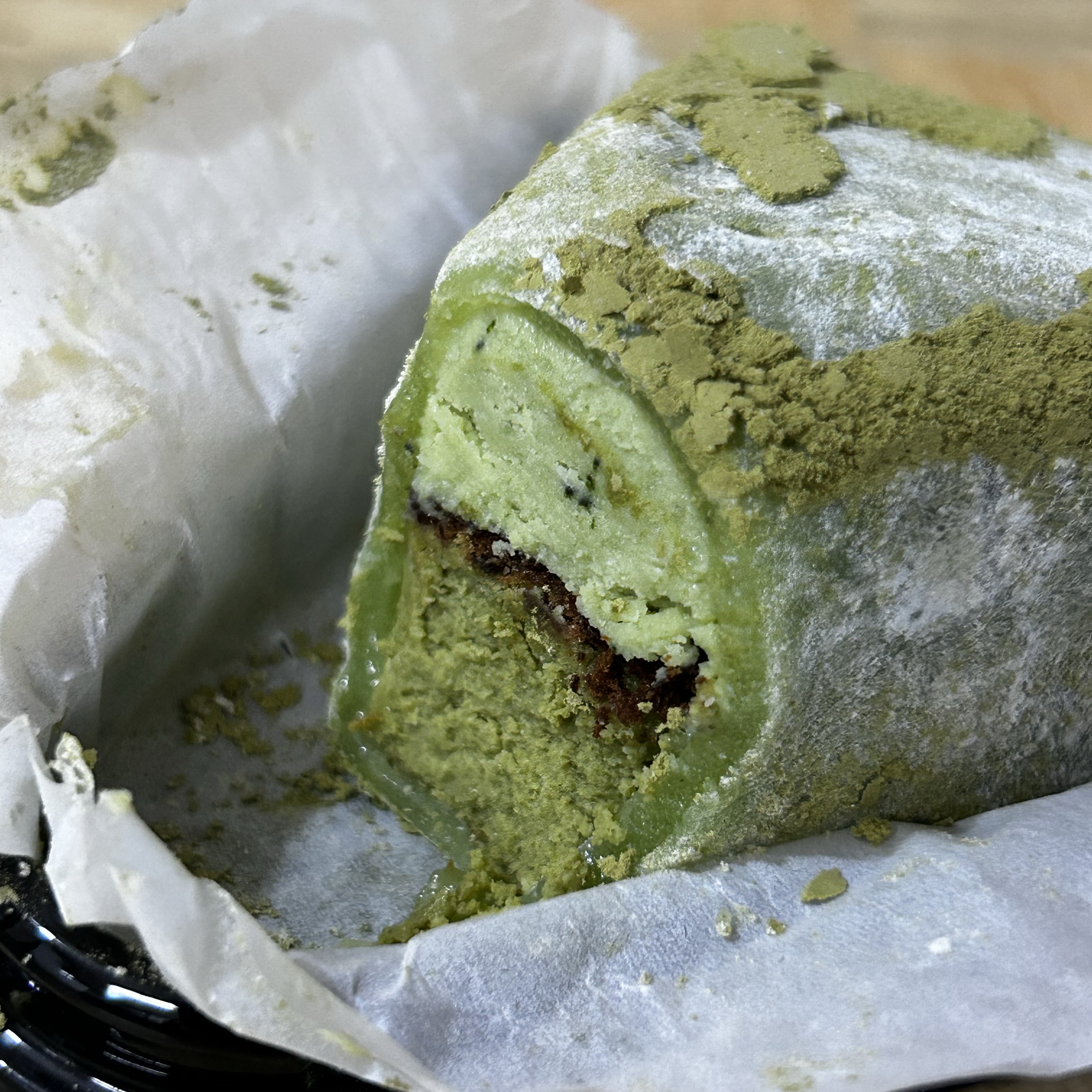 [KREAM 단독] What A Bread Mochi Cheesecake 착용 스타일 - 3