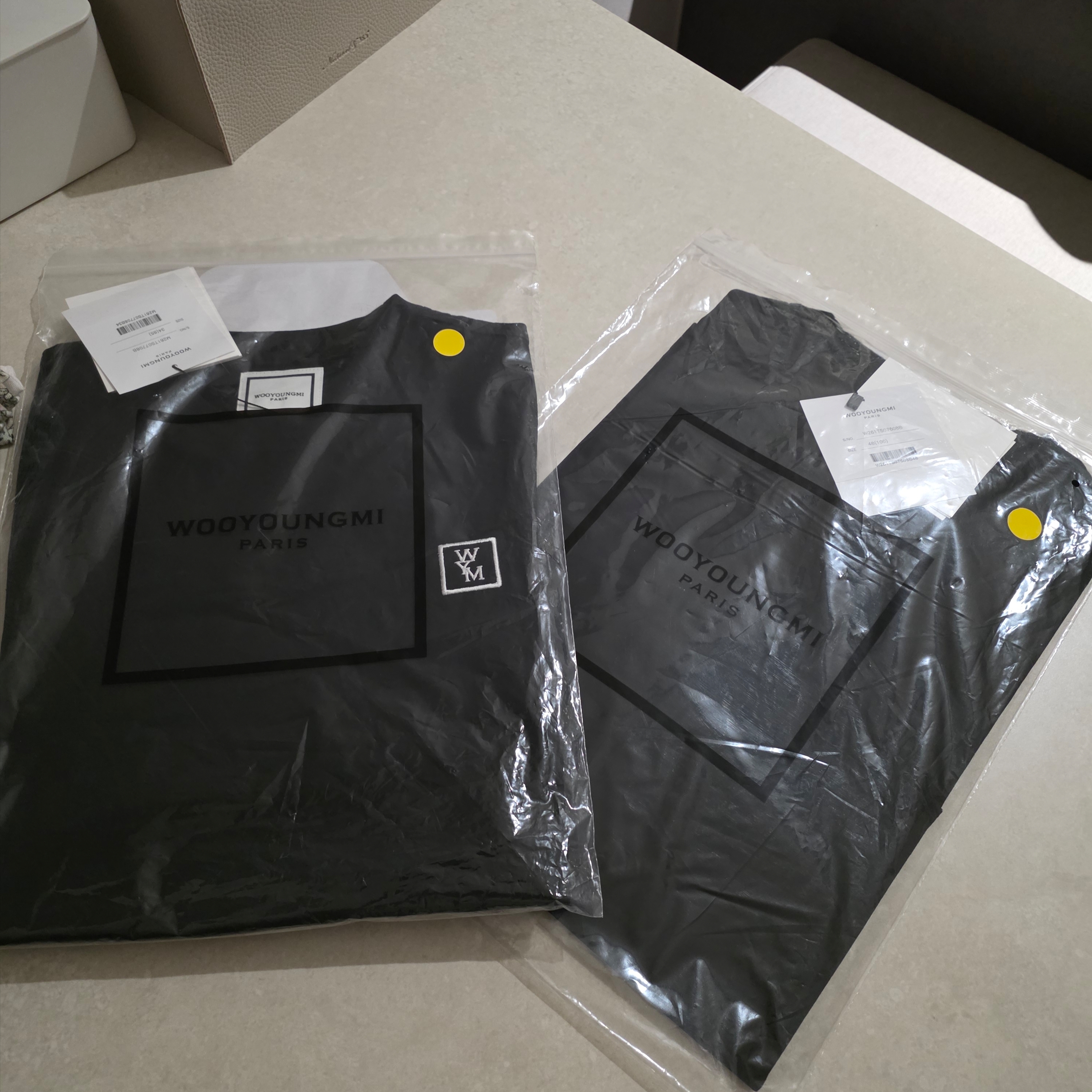 Wooyoungmi Cotton Back Logo T-Shirt Black - 26SS, (W) Wooyoungmi Back Logo T-Shirt Black - 26SS 착용 스타일