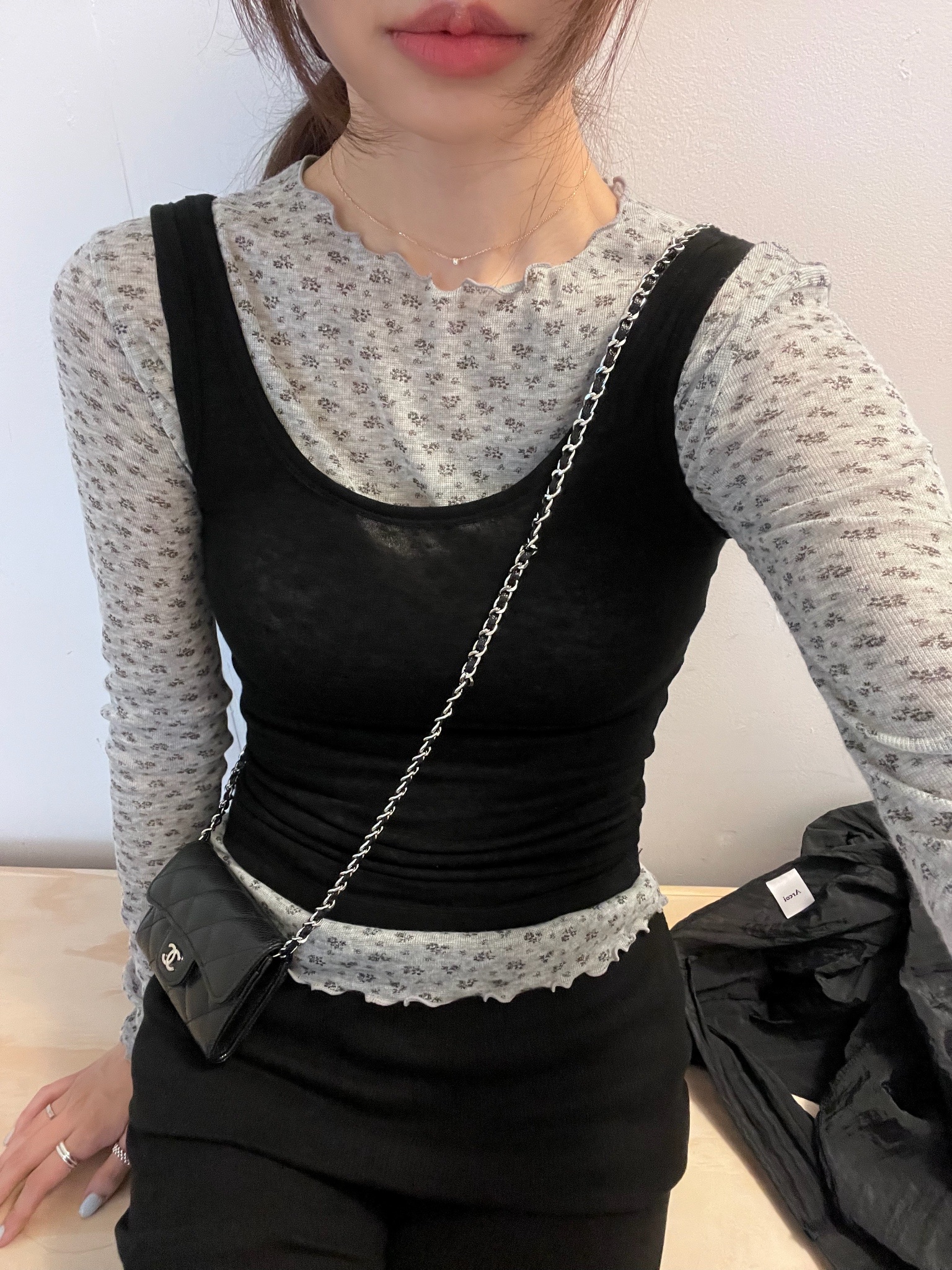 Chanel Classic Card Holder Grained Calfskin & Silver Black, (W) Cartier D'Amour Necklace XS Yellow Gold Diamond 착용 스타일