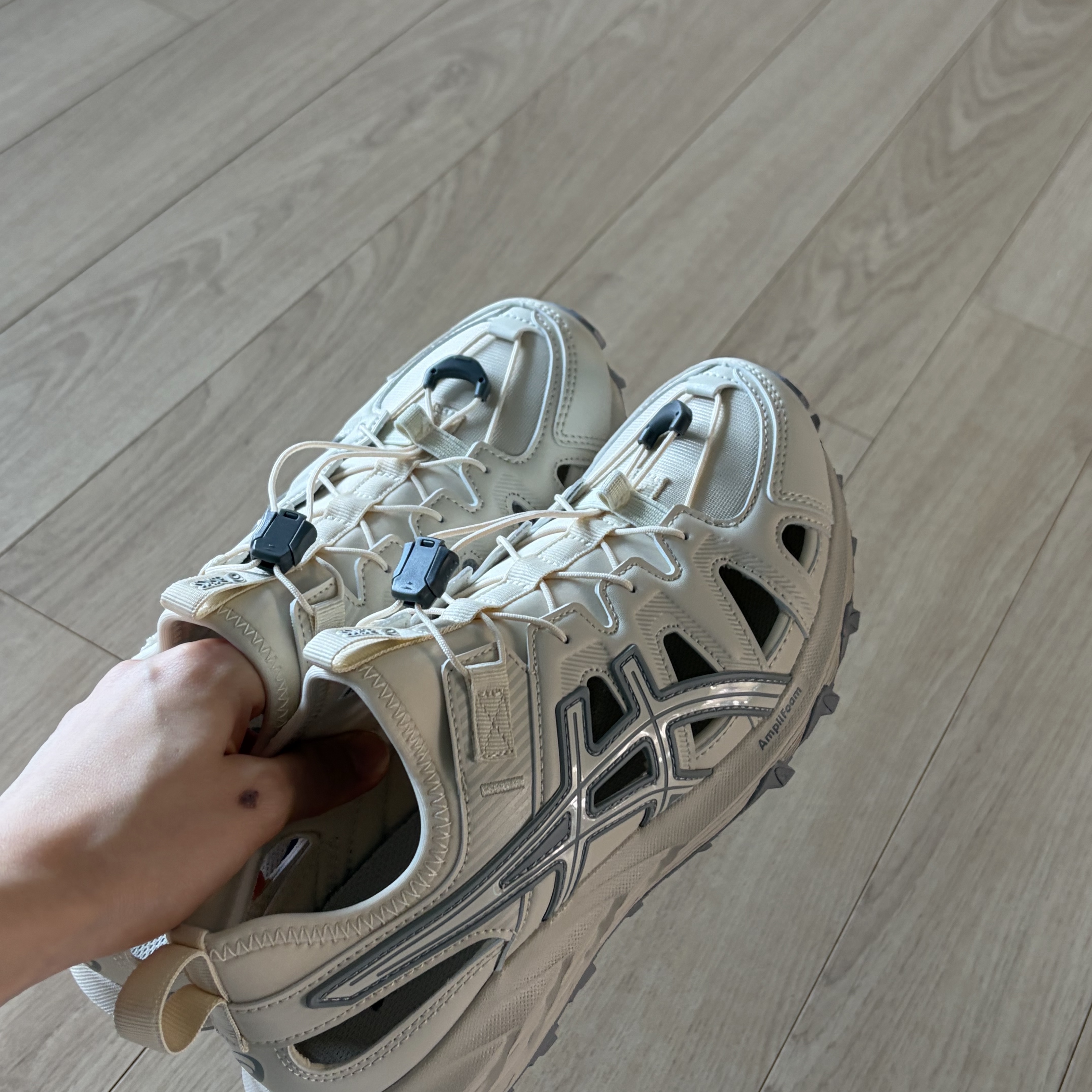 Asics Gel-Sonoma SE Smoke Grey Putty 착용 스타일 - 3