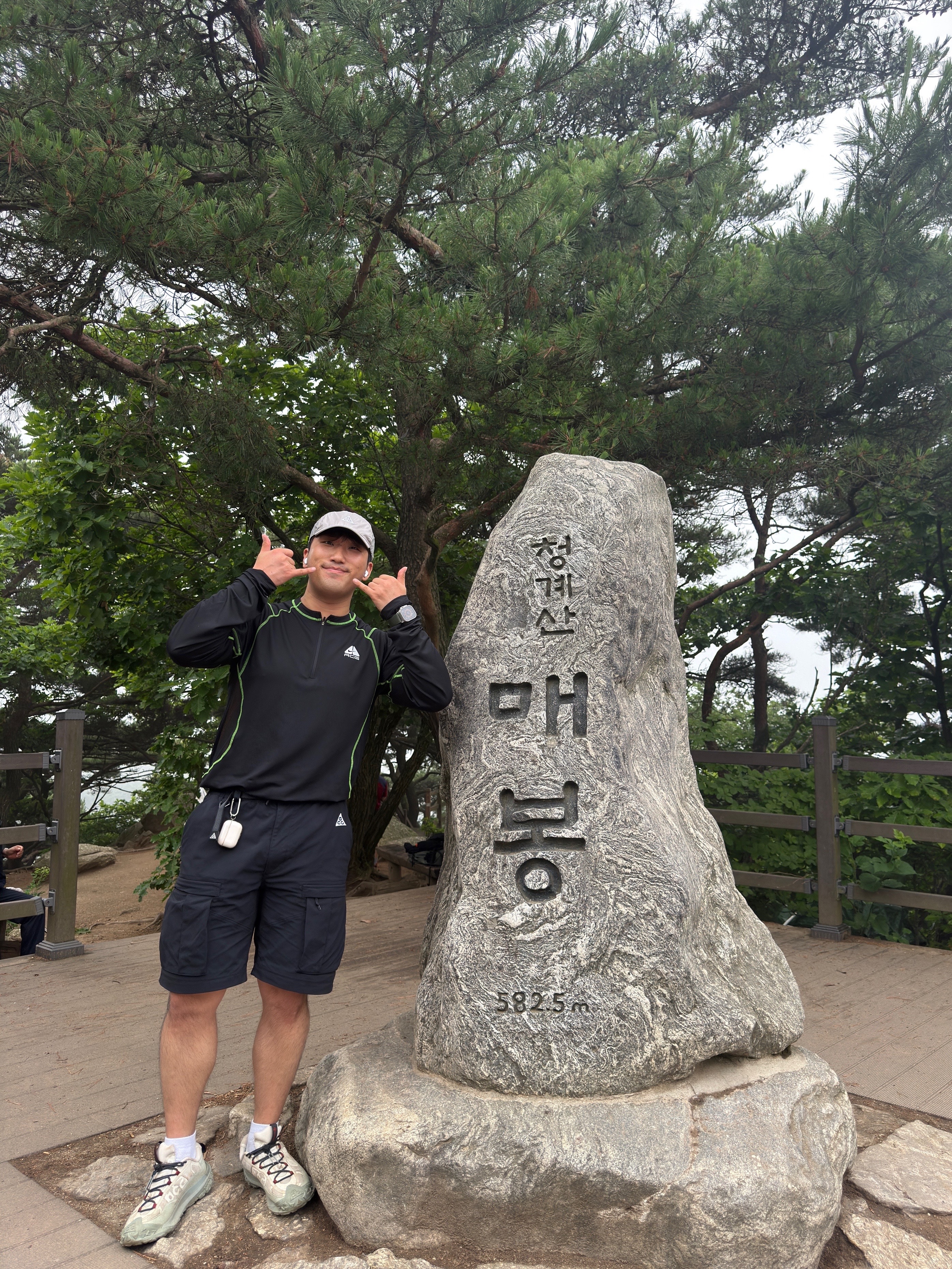 Nike ACG Dri-Fit Club Trail Cap College Grey, Nike ACG Dri-Fit Vault Long Sleeve T-Shirt Black - Asia 착용 스타일