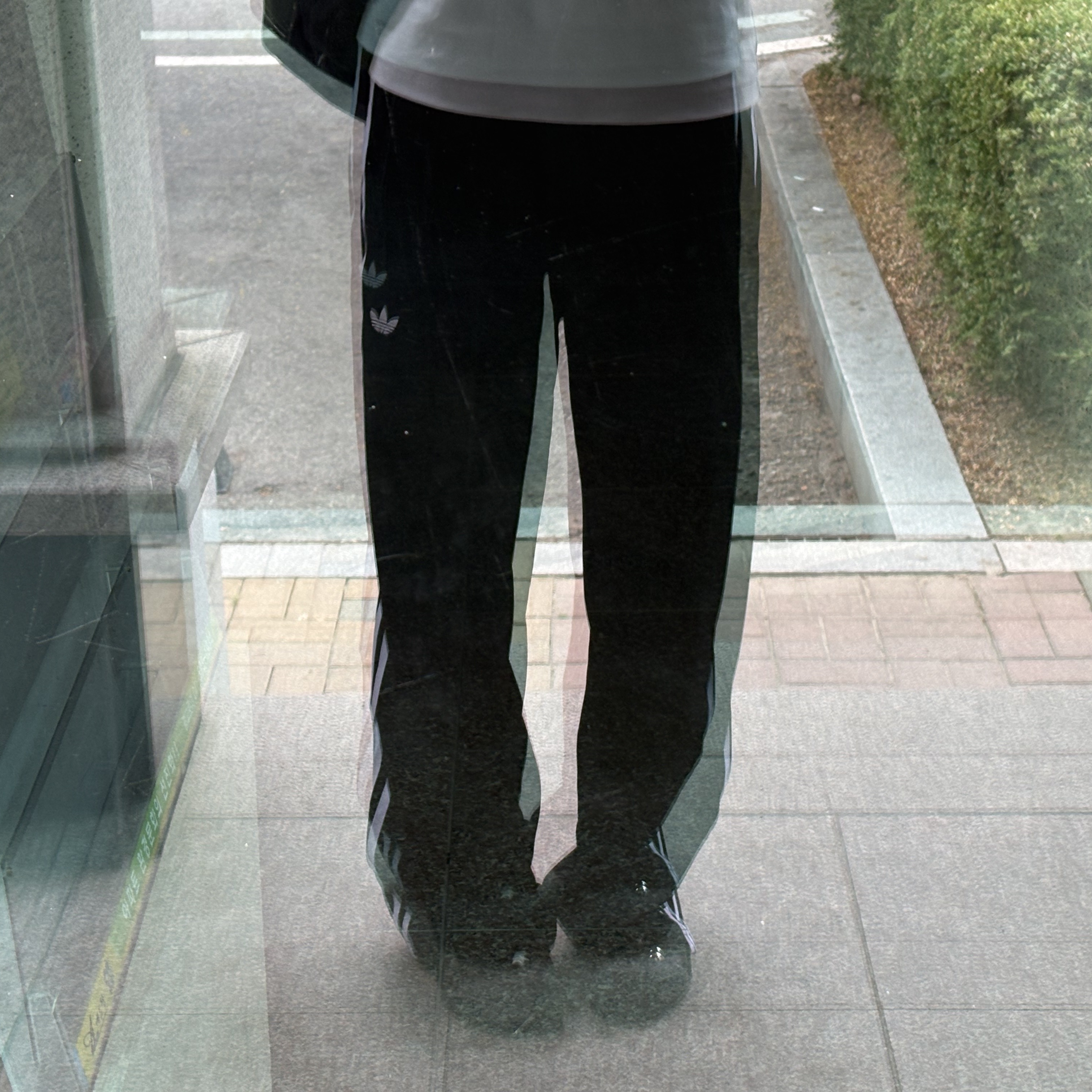 (W) Adidas Adicolor Classic Firebird Loose Track Pants Black - KR Sizing 착용 스타일
