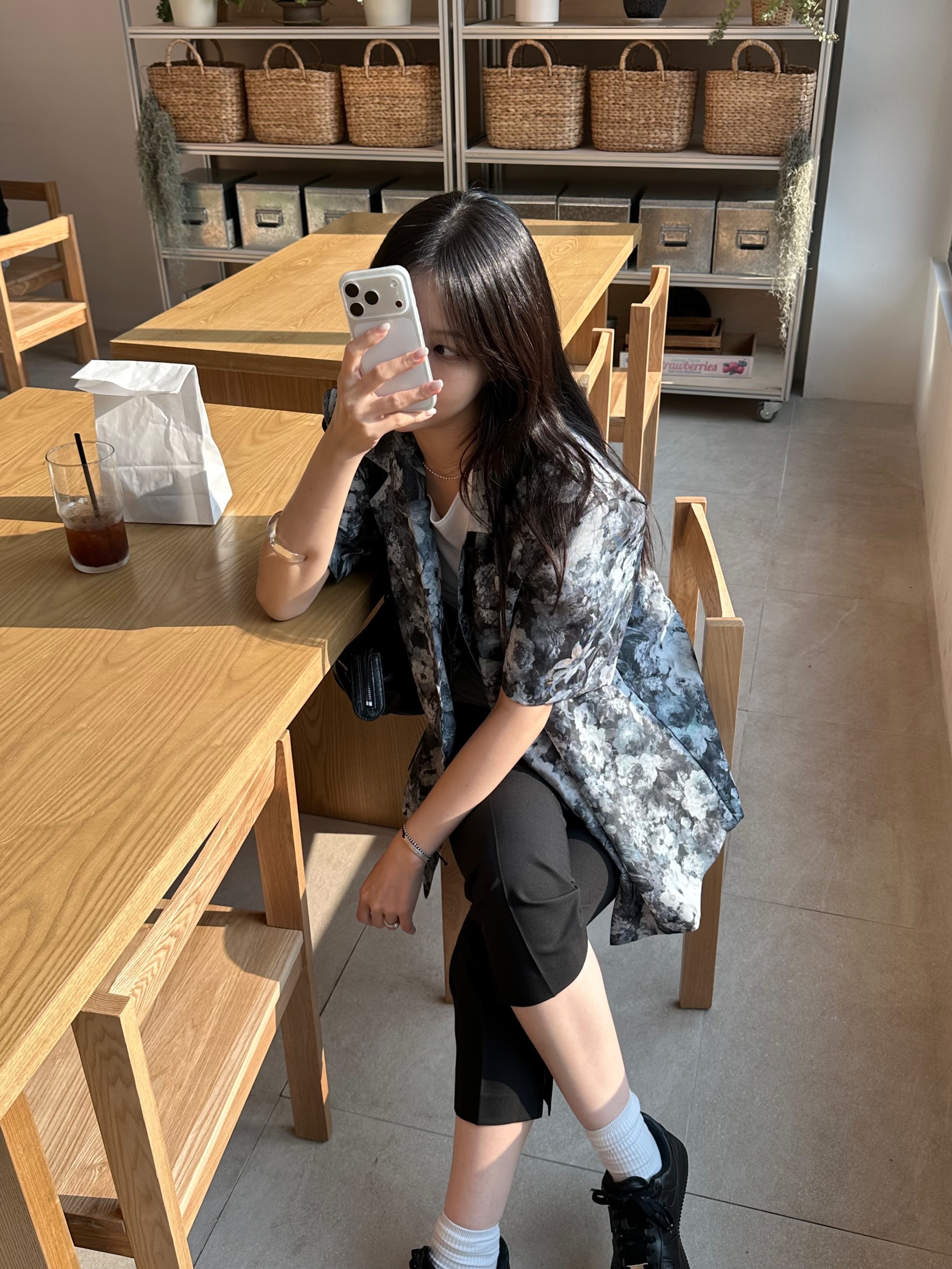 Balenciaga Le City Bag East-West Black, (W) Nike Air Force 1 '07 Low Triple Black ์ฐฉ์ฉ ์คํ์ผ - 2