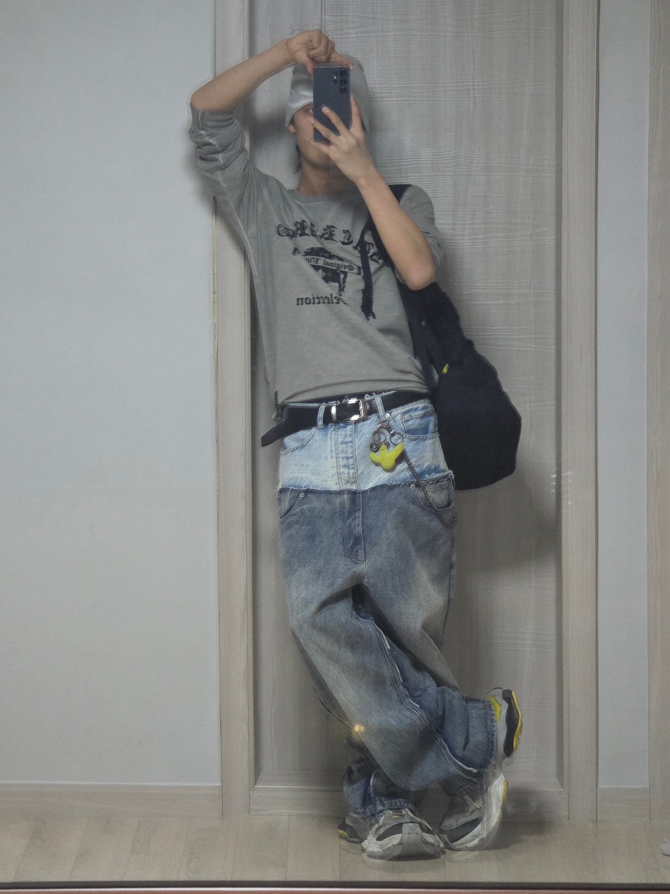 Balenciaga 3XL Sneakers Light Beige, Balenciaga Cut-Up Baggy Pants Black 착용 스타일 - 3