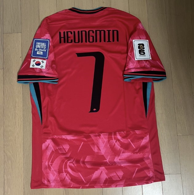 Nike England 2024/25 Dri-Fit ADV Match Home Authentic Jersey White Blue Void (Non Marking Ver.), Nike Korea 2023/24 Dri-Fit Stadium Home Replica Jersey Black Global Red - Asia (Non Marking Ver.) 착용 스타일 - 9