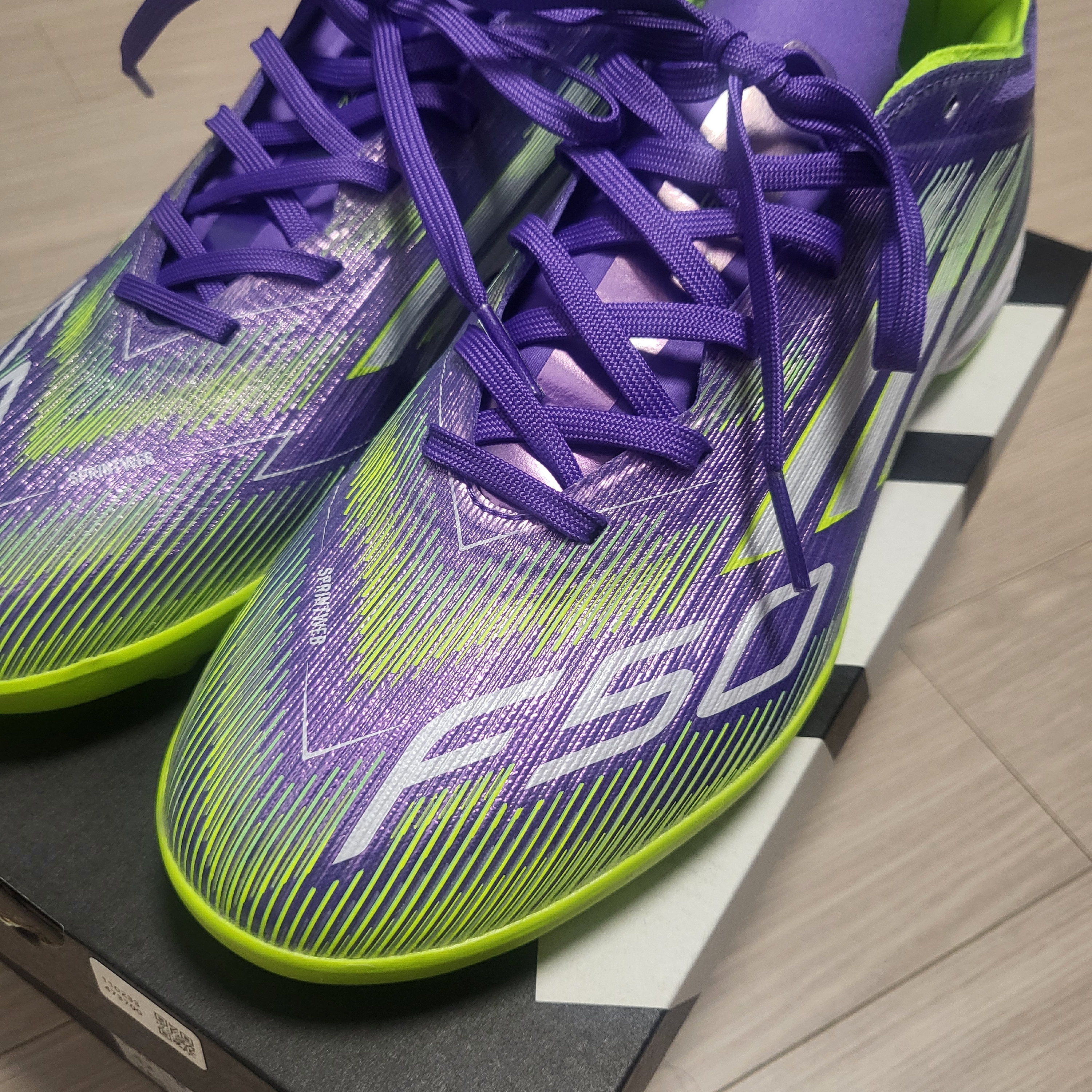 Adidas F50 Pro TF Purple Rush Cloud White 착용 스타일 - 2