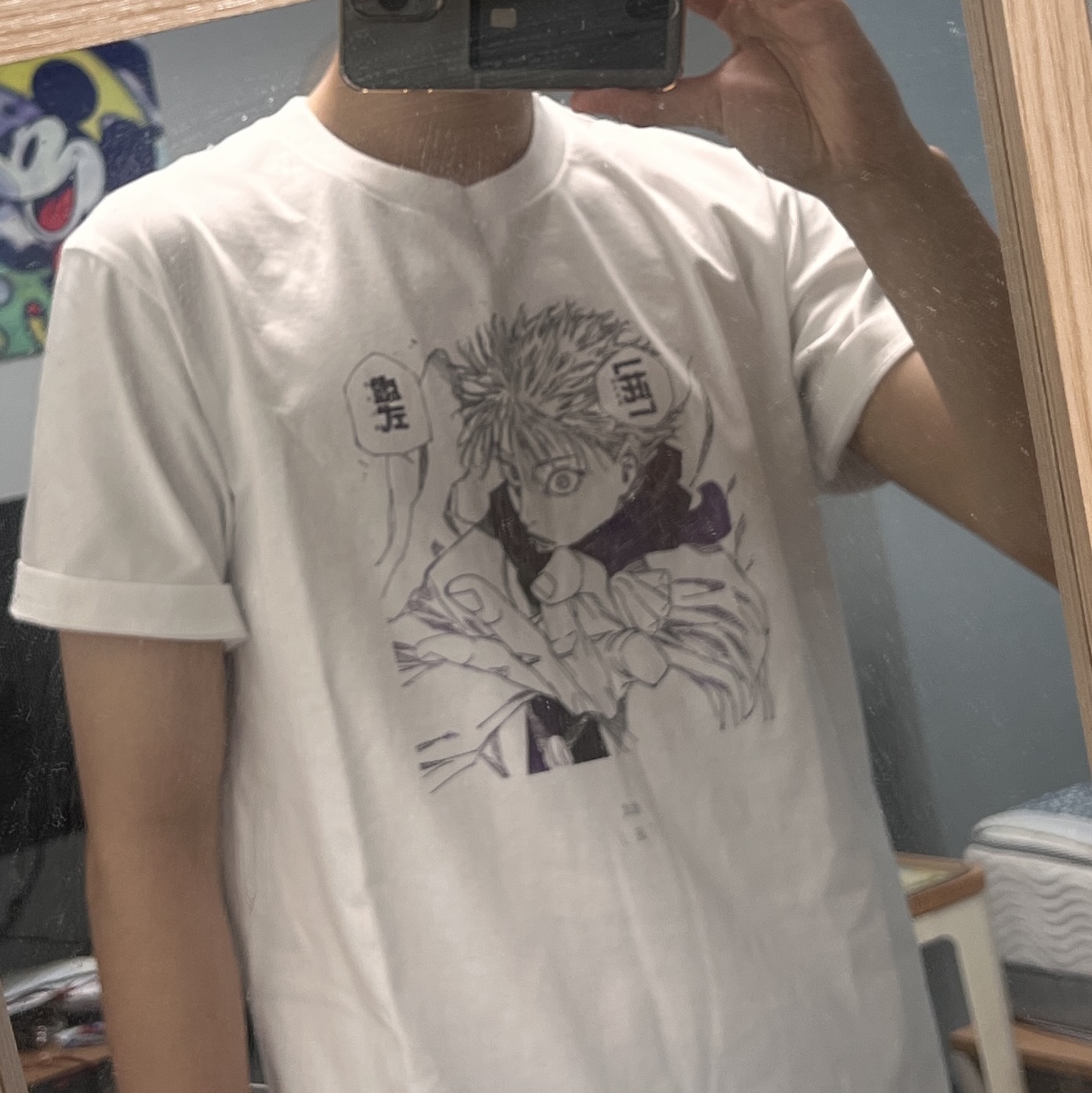Uniqlo UT Shueisha 100th Anniversary Jujutsu Kaisen T-Shirt White 착용 스타일