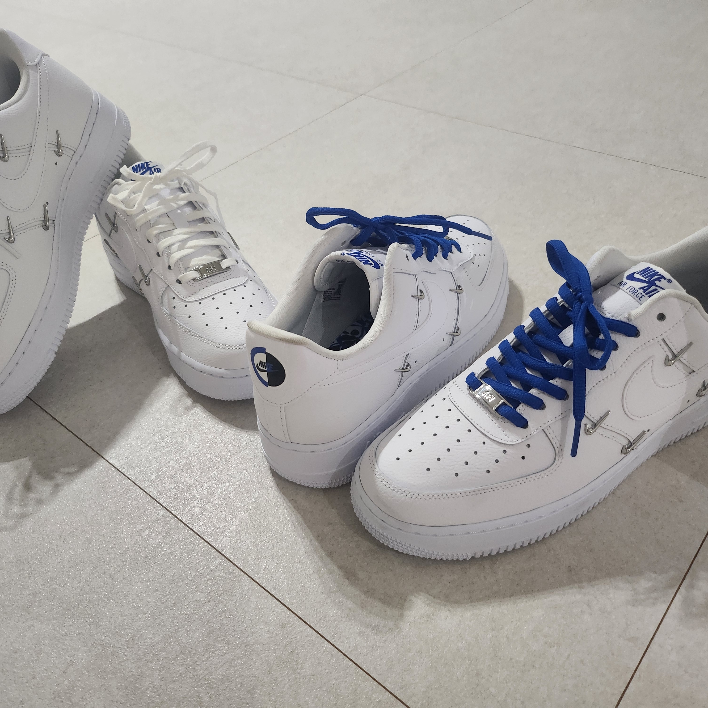(W) Nike Air Force 1 Low '07 LX Chrome Luxe 착용 스타일 - 3
