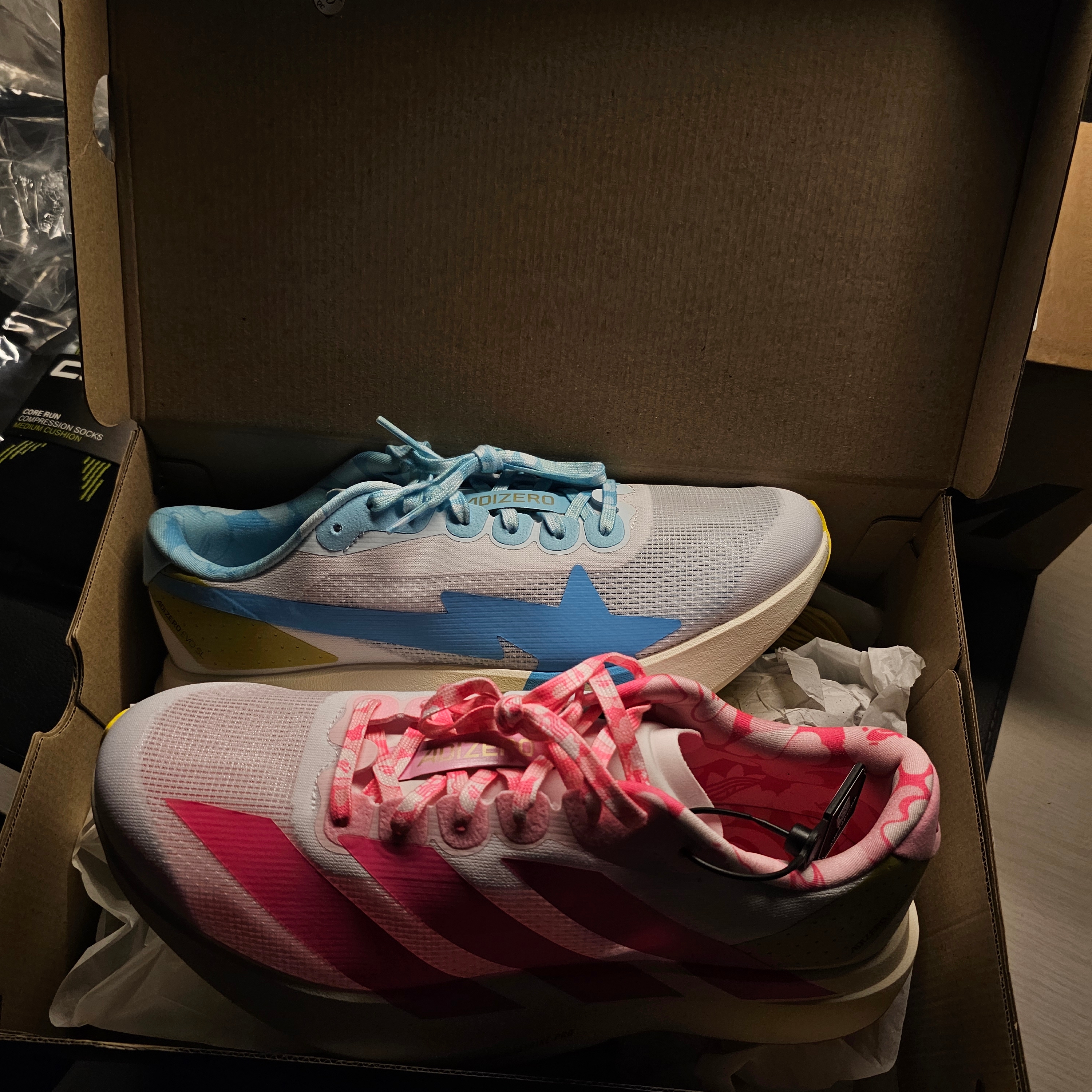 Adidas x BAPE Adizero EVO SL Core White Metallic Gold 착용 스타일