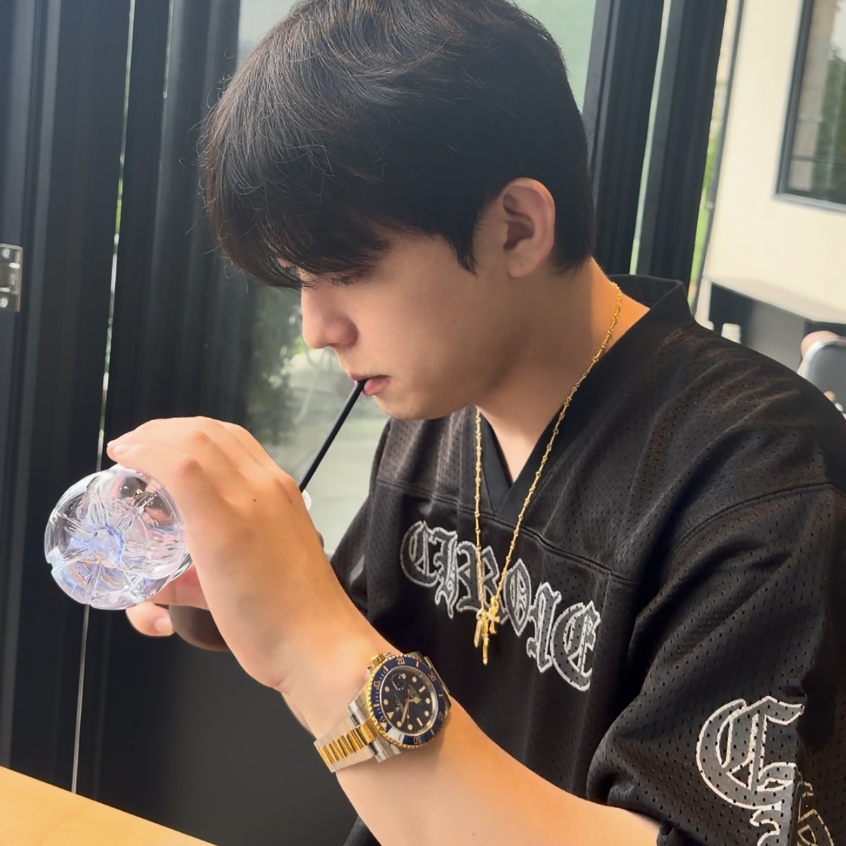 Chrome Hearts Mesh Stadium Jersey Black, Rolex Submariner Date 41mm 126613LB Royal Blue Oyster 착용 스타일