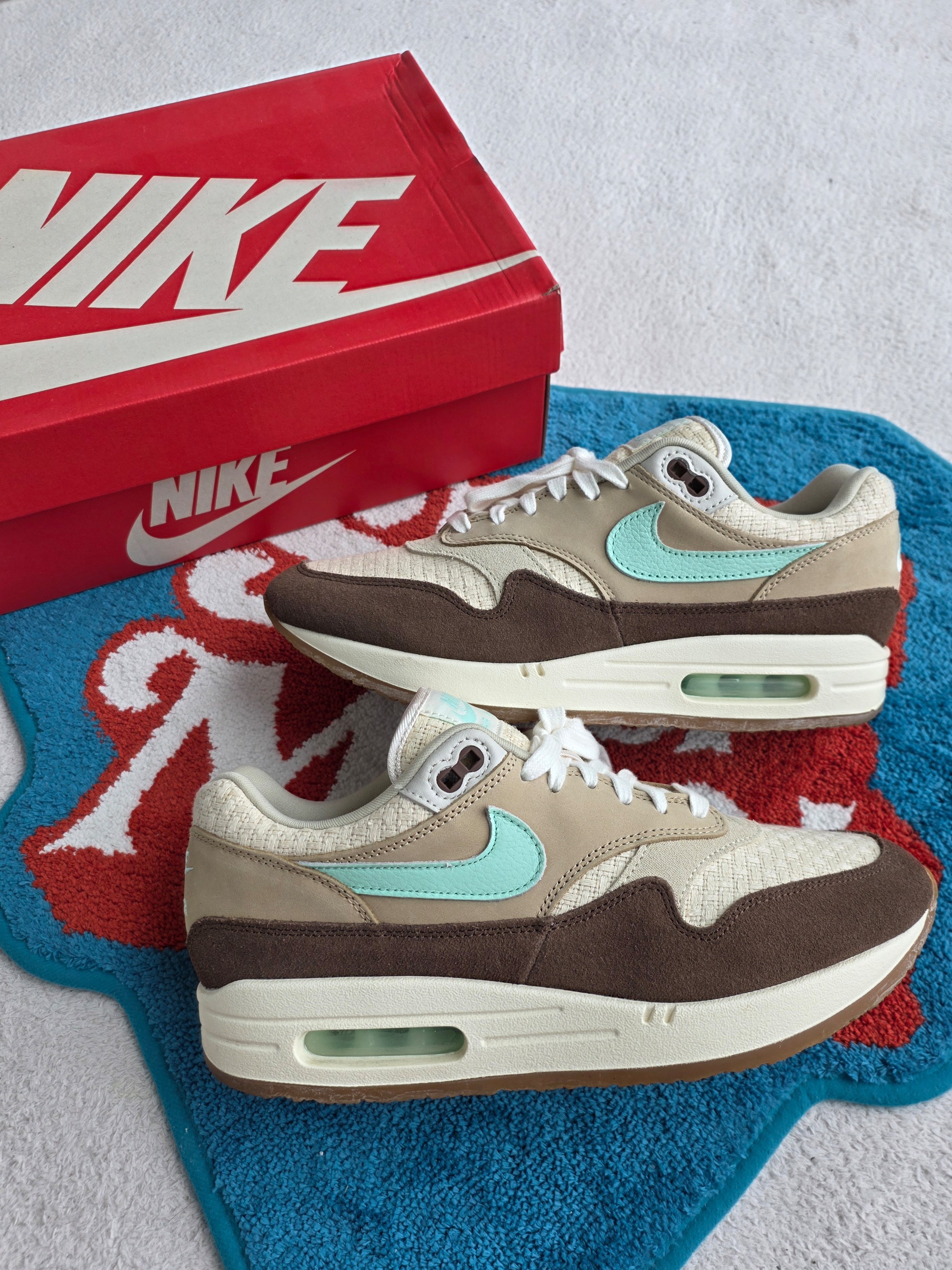 Nike Air Max 1 Premium Crepe Hemp 착용 스타일