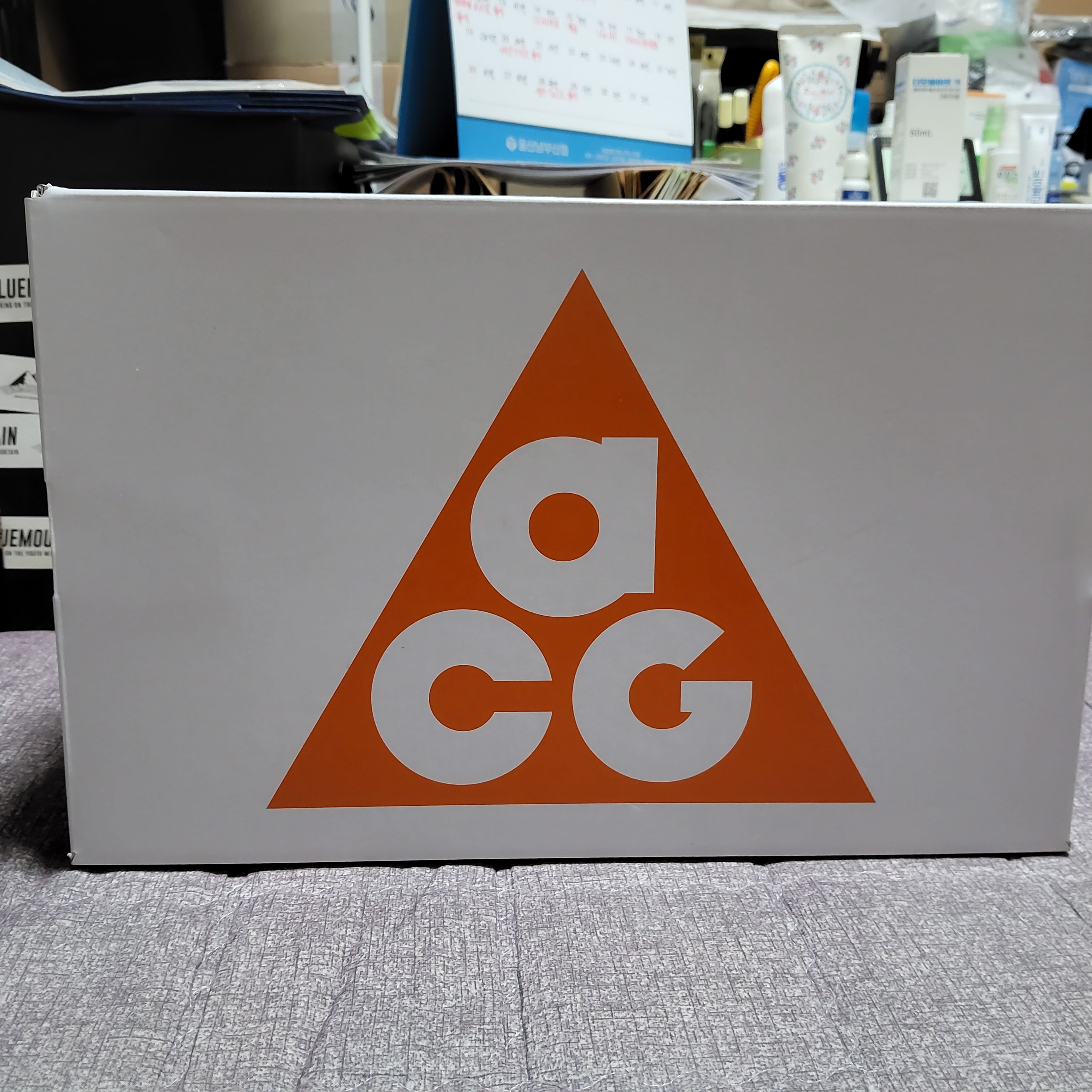 Nike ACG Ultrafly Trail Sail White Safety Orange 착용 스타일 - 9