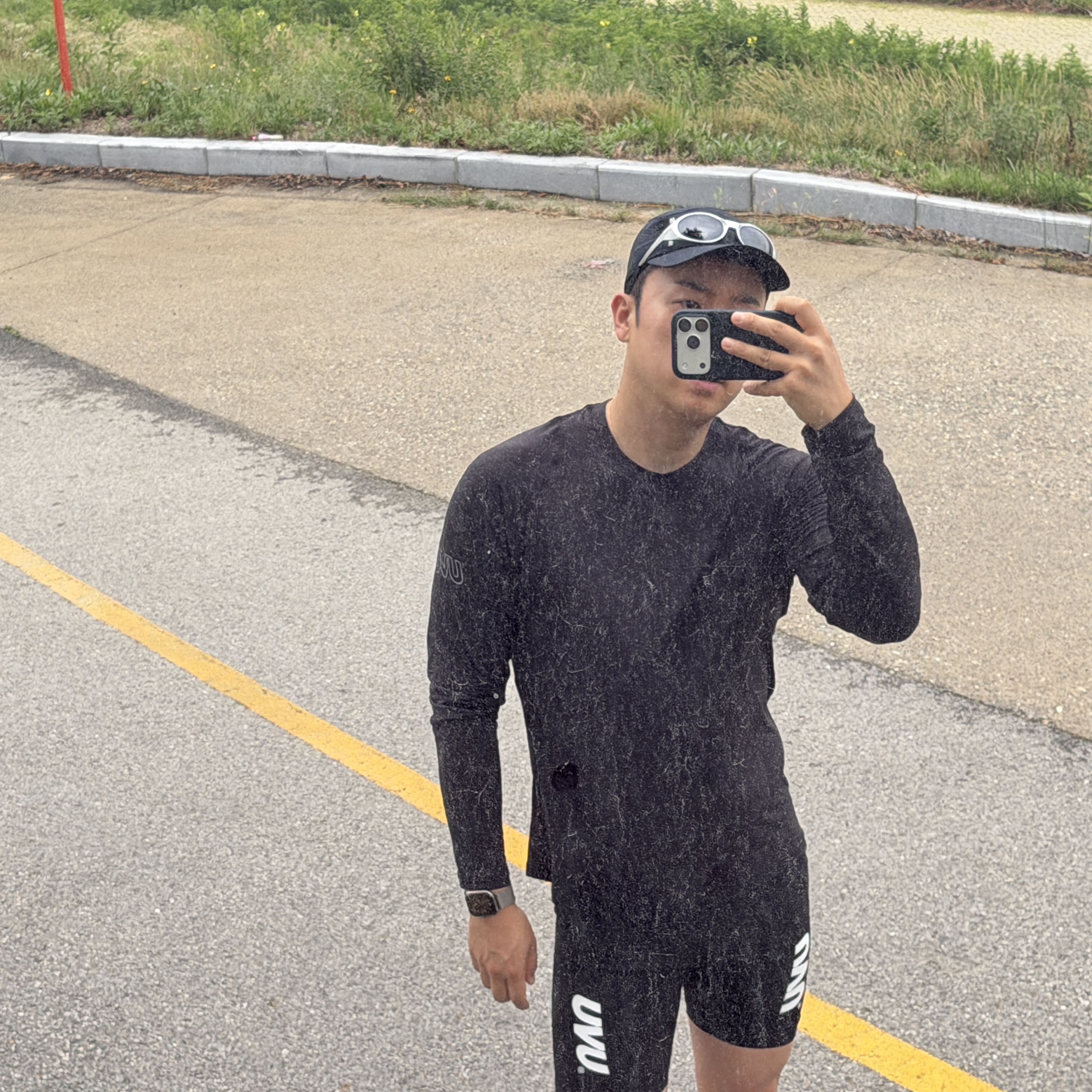 UVU L/S Running Top Black 착용 스타일