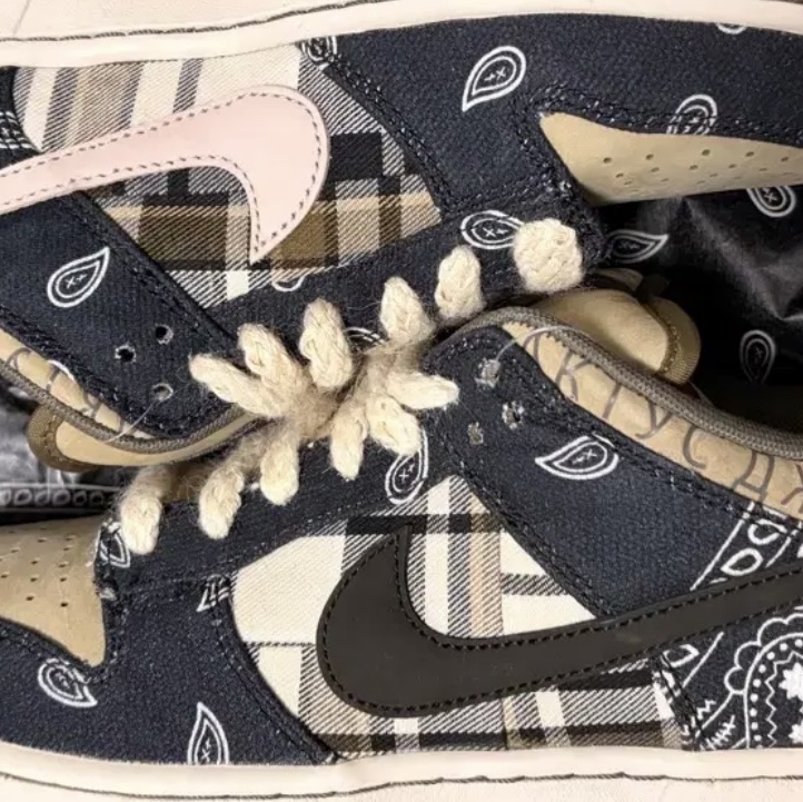 Nike x Travis Scott SB Dunk Low 착용 스타일