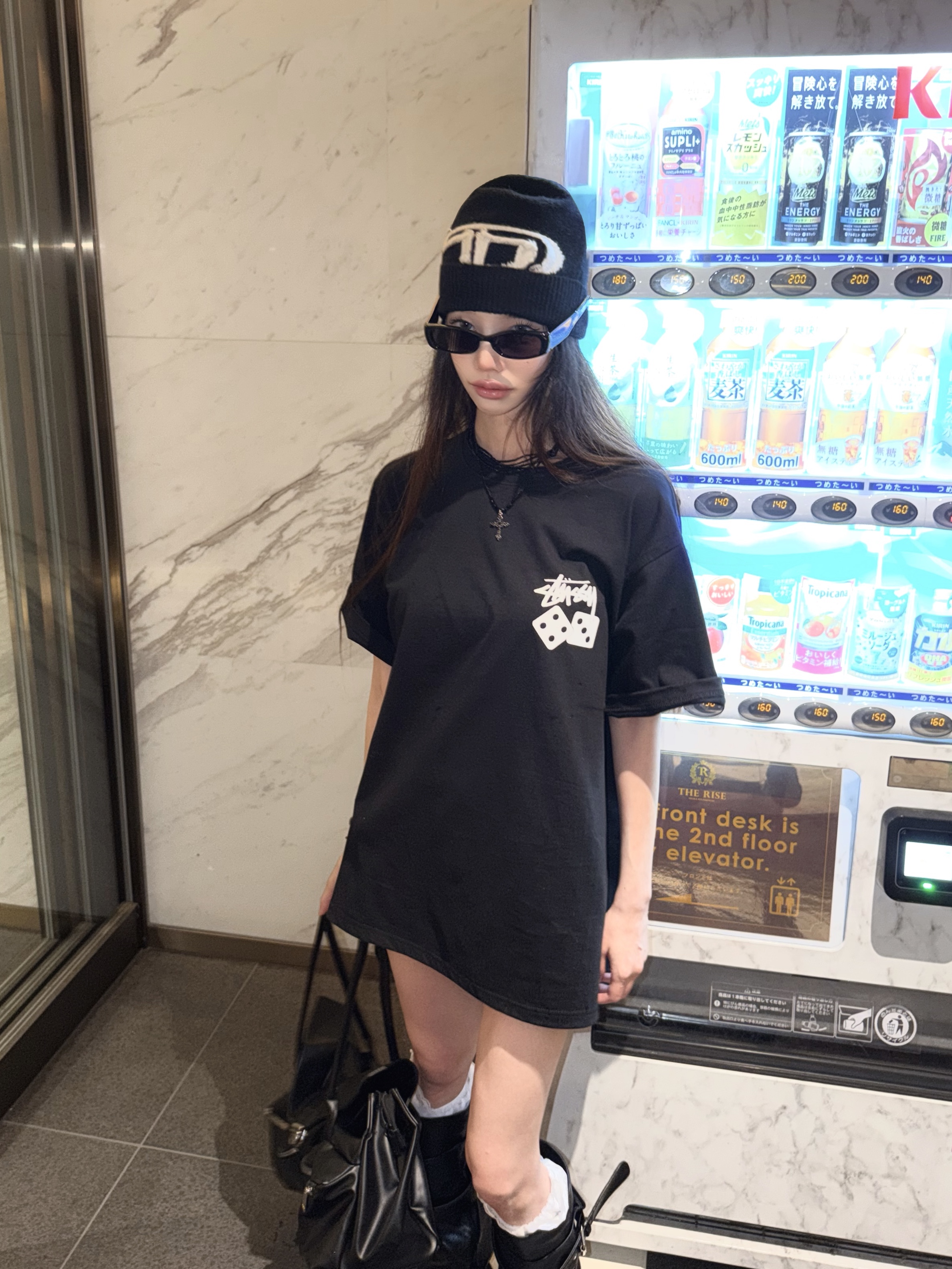 Stussy Dice Pigment Dyed T-Shirt Black 2023 착용 스타일 - 1