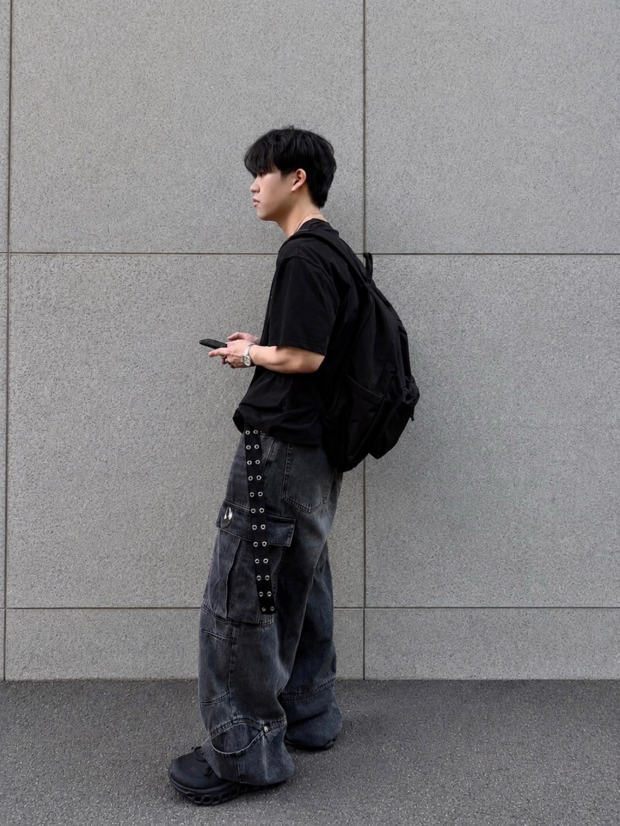 Kamien x MJD Double Hole Belt Black Shearling Calfskin, Undermycar Mu.103 Anti Fxxking Logo Play Wide Crop T-Shirts Black 착용 스타일 - 4