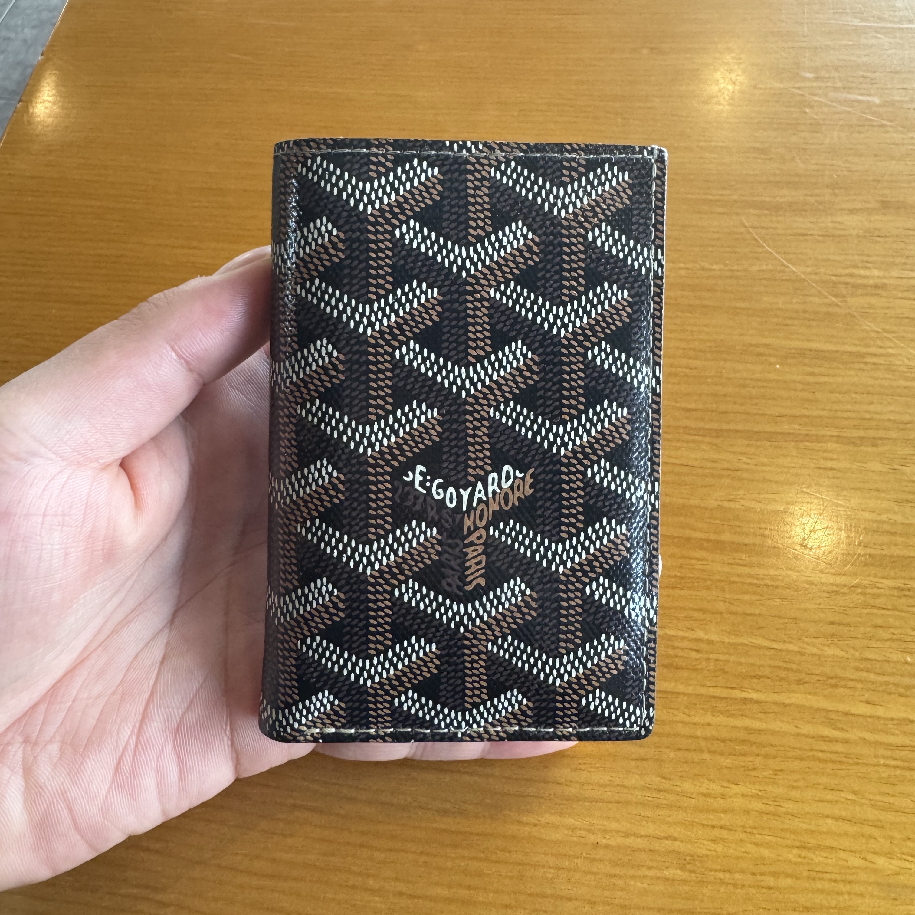 Goyard Saint Pierre Card Holder Black Tan 착용 스타일