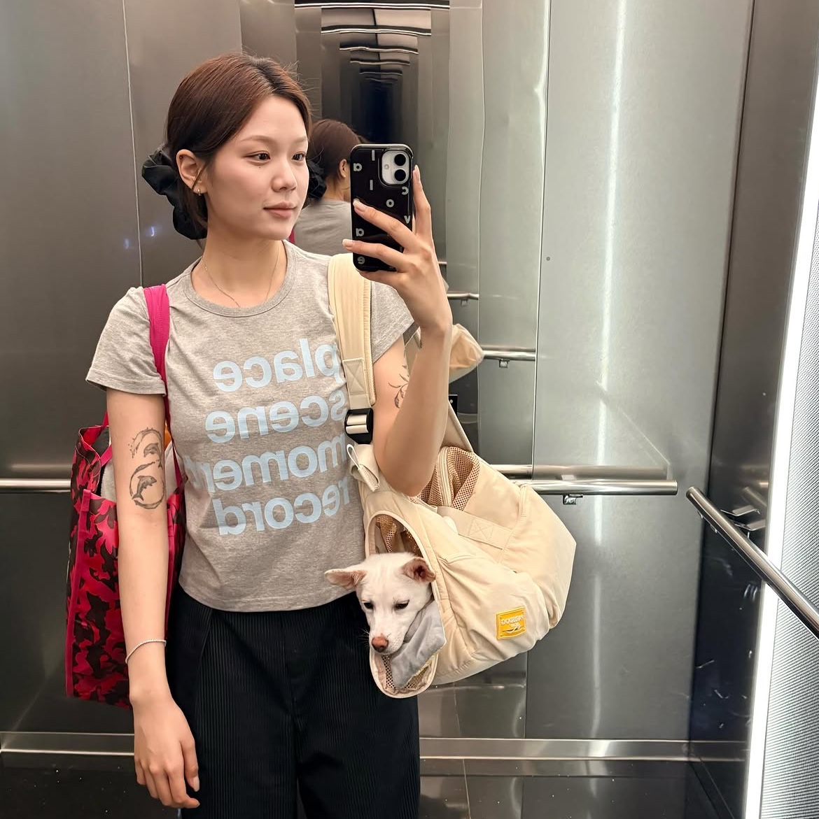 SLOW RECORD HOUSE Archive Typo T-Shirt Grey 착용 스타일 - 1