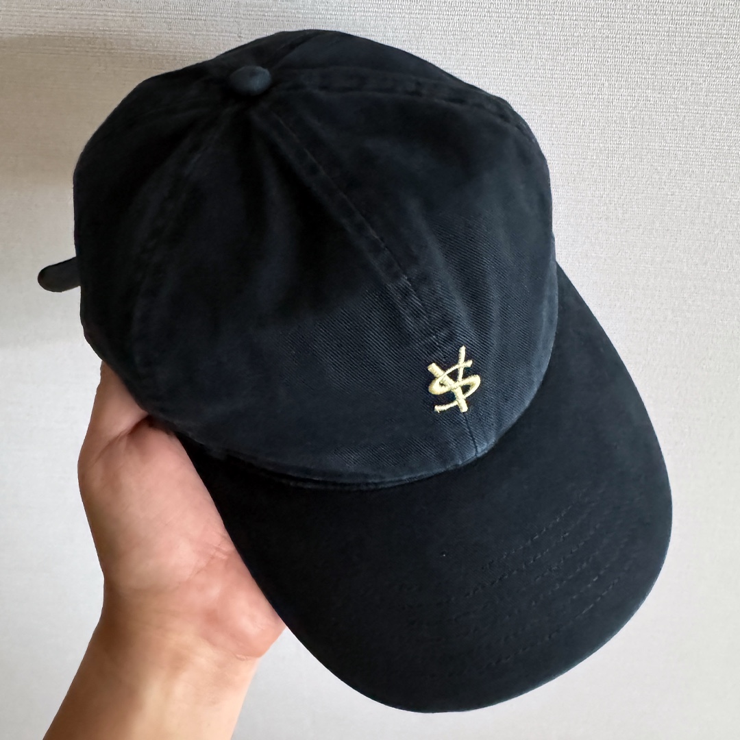 Sunday Ceremony Sy Classic Vintage Logo Cap - Black, [KREAM 단독][니티드X림박스] Knitted Relaxed Washing Denim Two-Tuck Cinch Back Shorts Washing Blue 착용 스타일 - 5