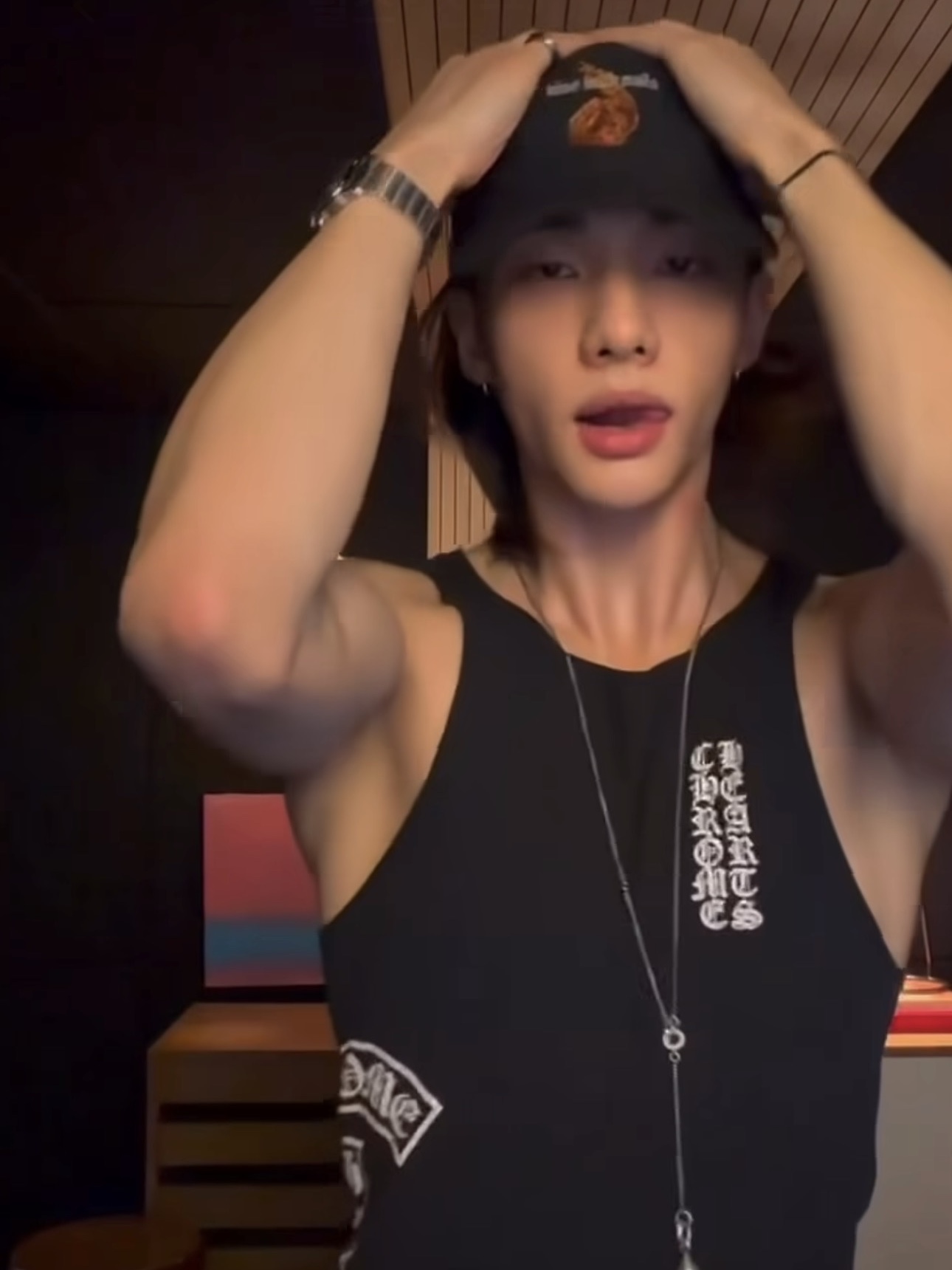 Chrome Hearts Eyechart Logo Tank Top Black 착용 스타일 - 2