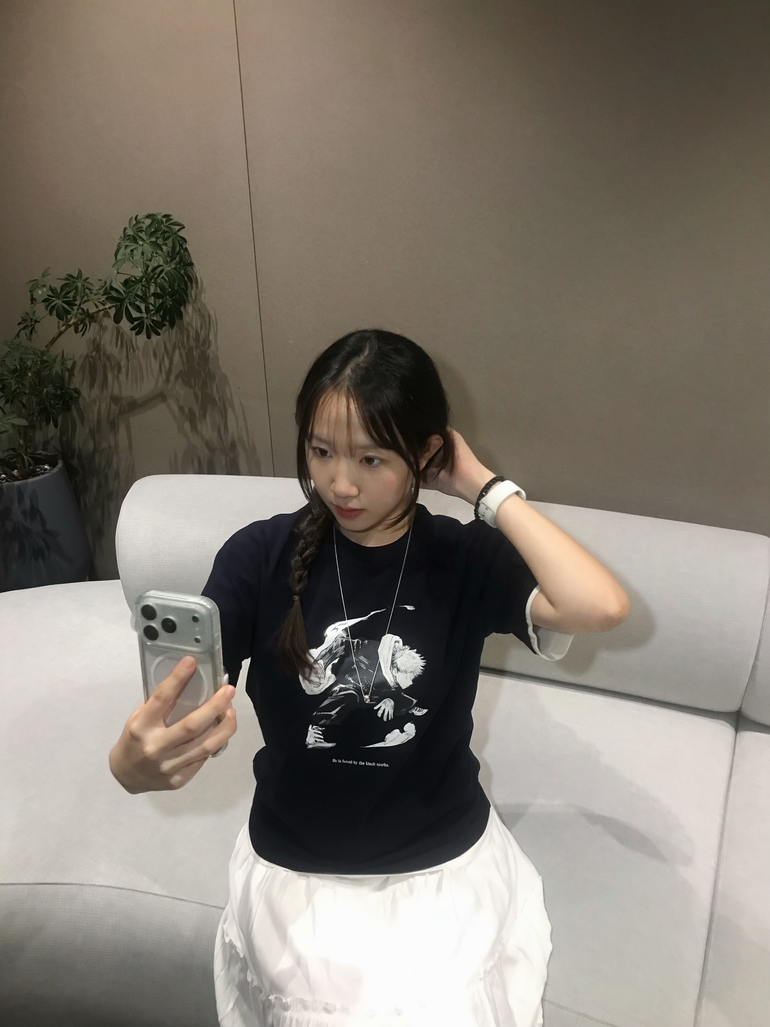 Uniqlo UT Shueisha 100th Anniversary Jujutsu Kaisen T-Shirt Navy 착용 스타일 - 4