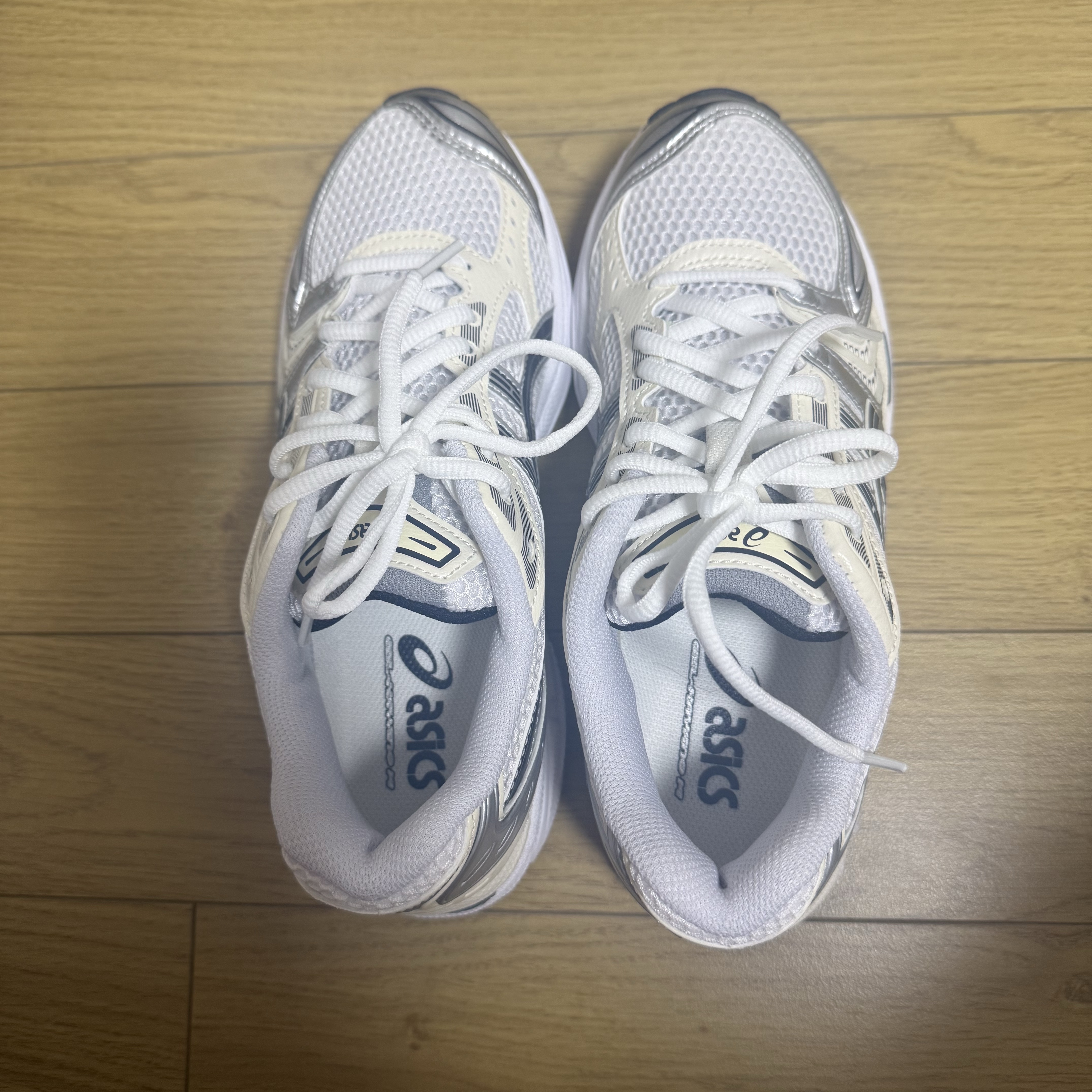 (W) Asics Gel-Kayano 14 White Midnight 착용 스타일