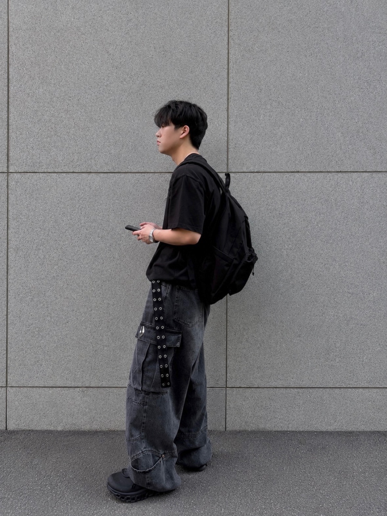 Kamien x MJD Double Hole Belt Black Shearling Calfskin, Undermycar Mu.103 Anti Fxxking Logo Play Wide Crop T-Shirts Black 착용 스타일 - 2